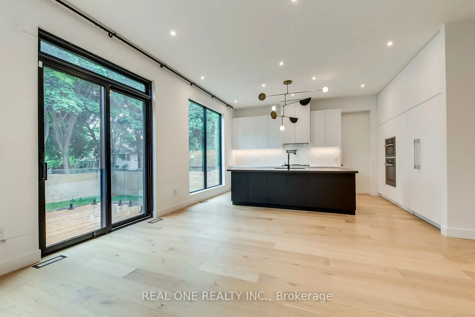 1405 ACTON Crescent