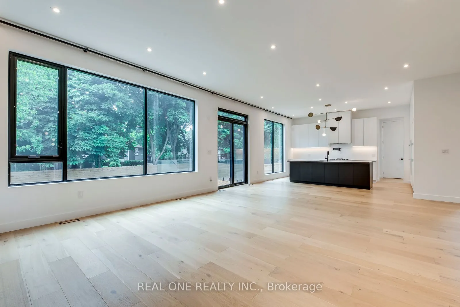 1405 ACTON Crescent