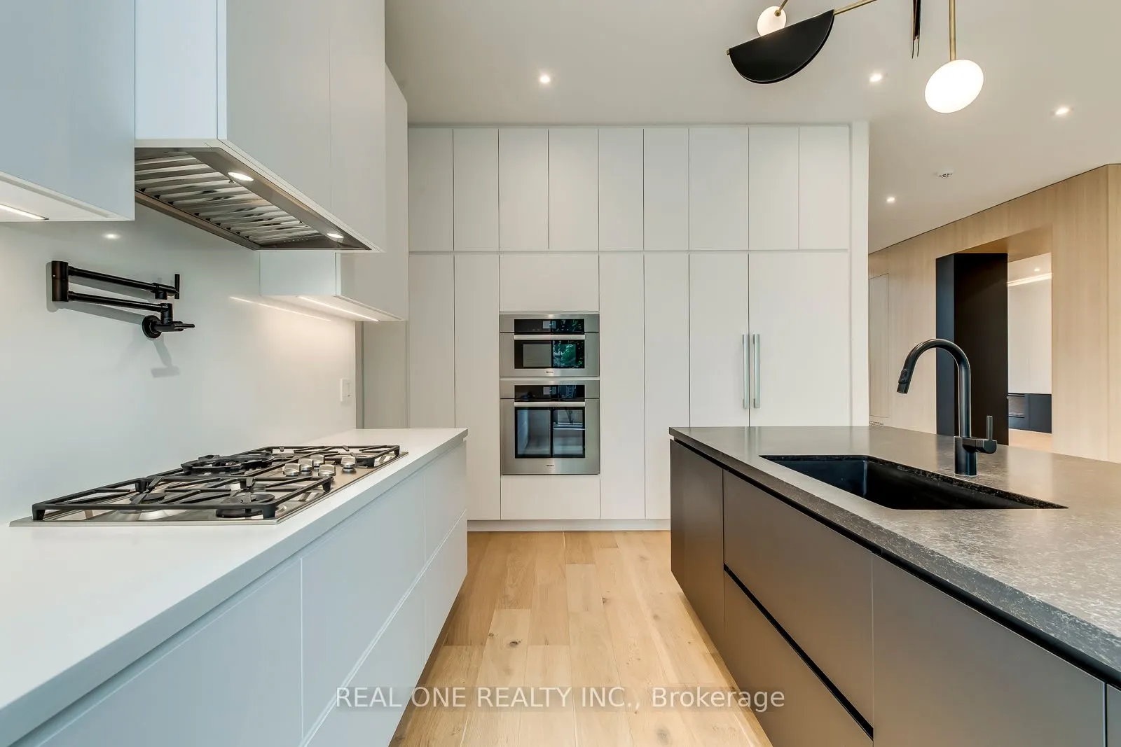 1405 ACTON Crescent