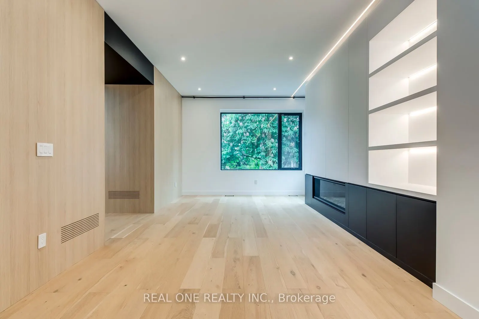 1405 ACTON Crescent