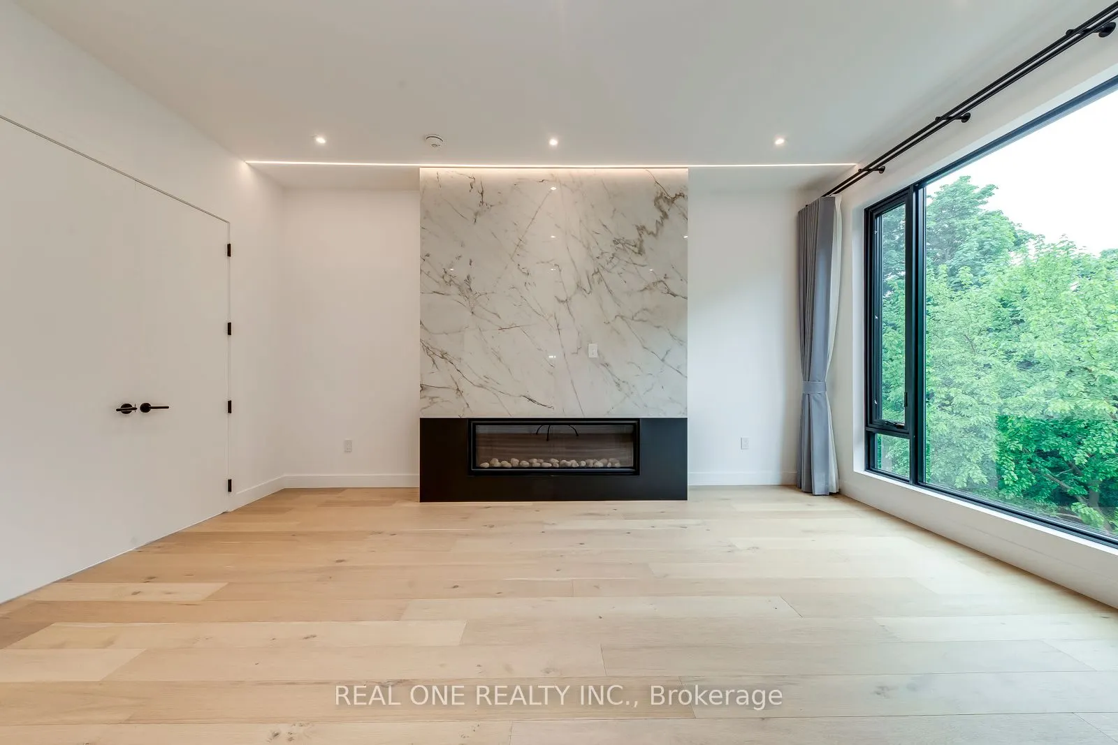 1405 ACTON Crescent