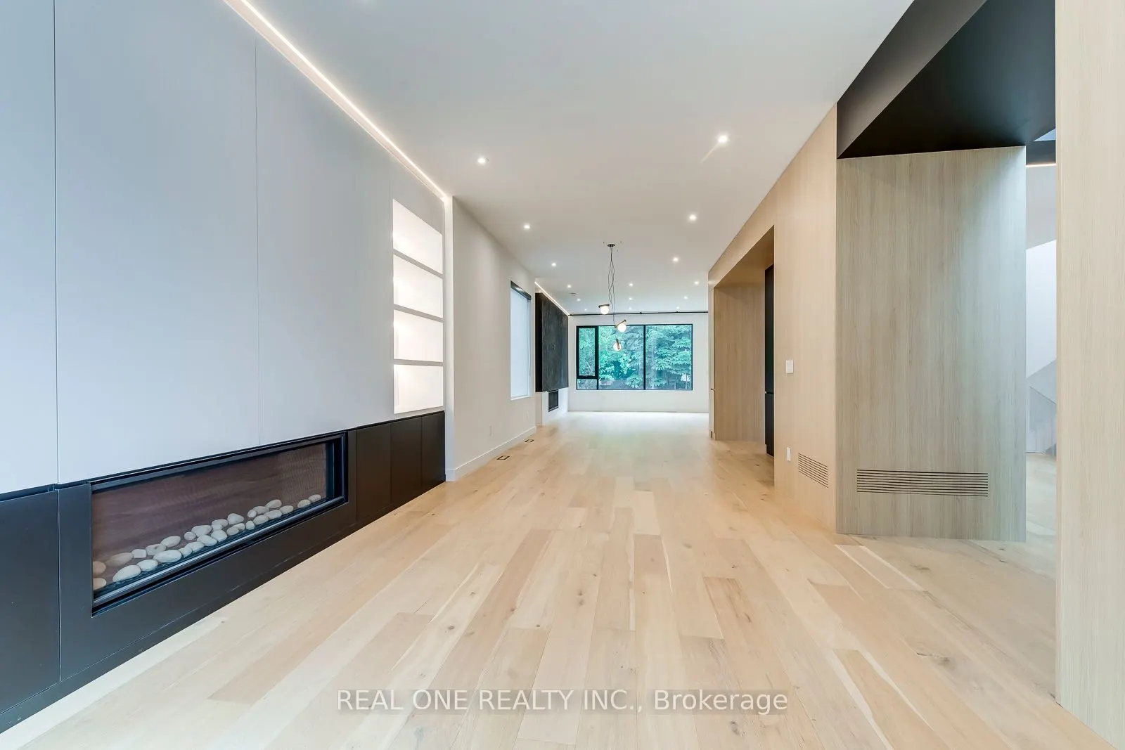 1405 ACTON Crescent