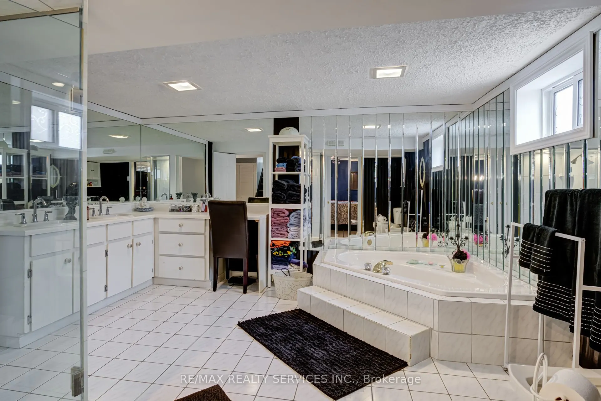 1076 Orchard Road