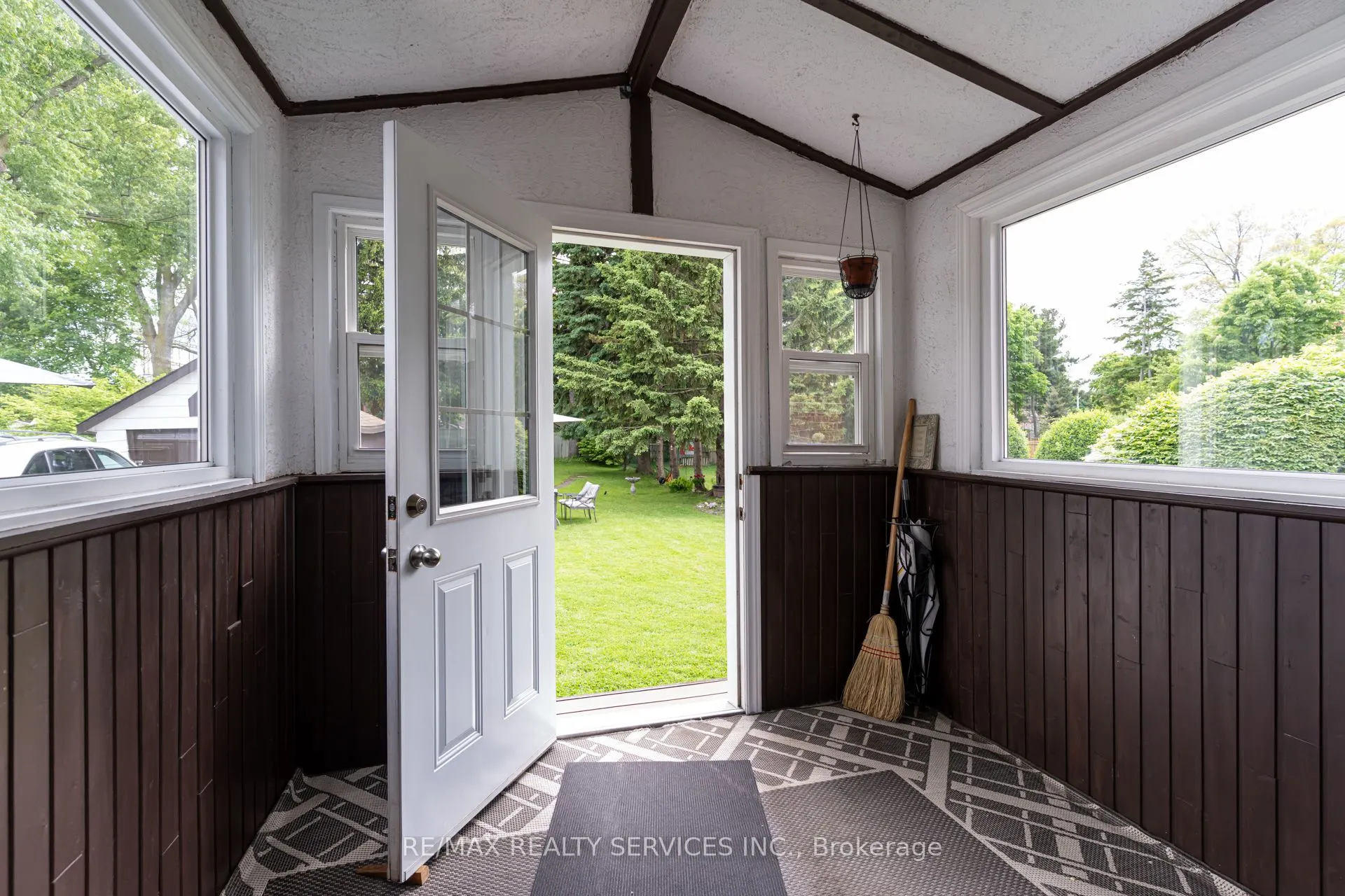 1076 Orchard Road