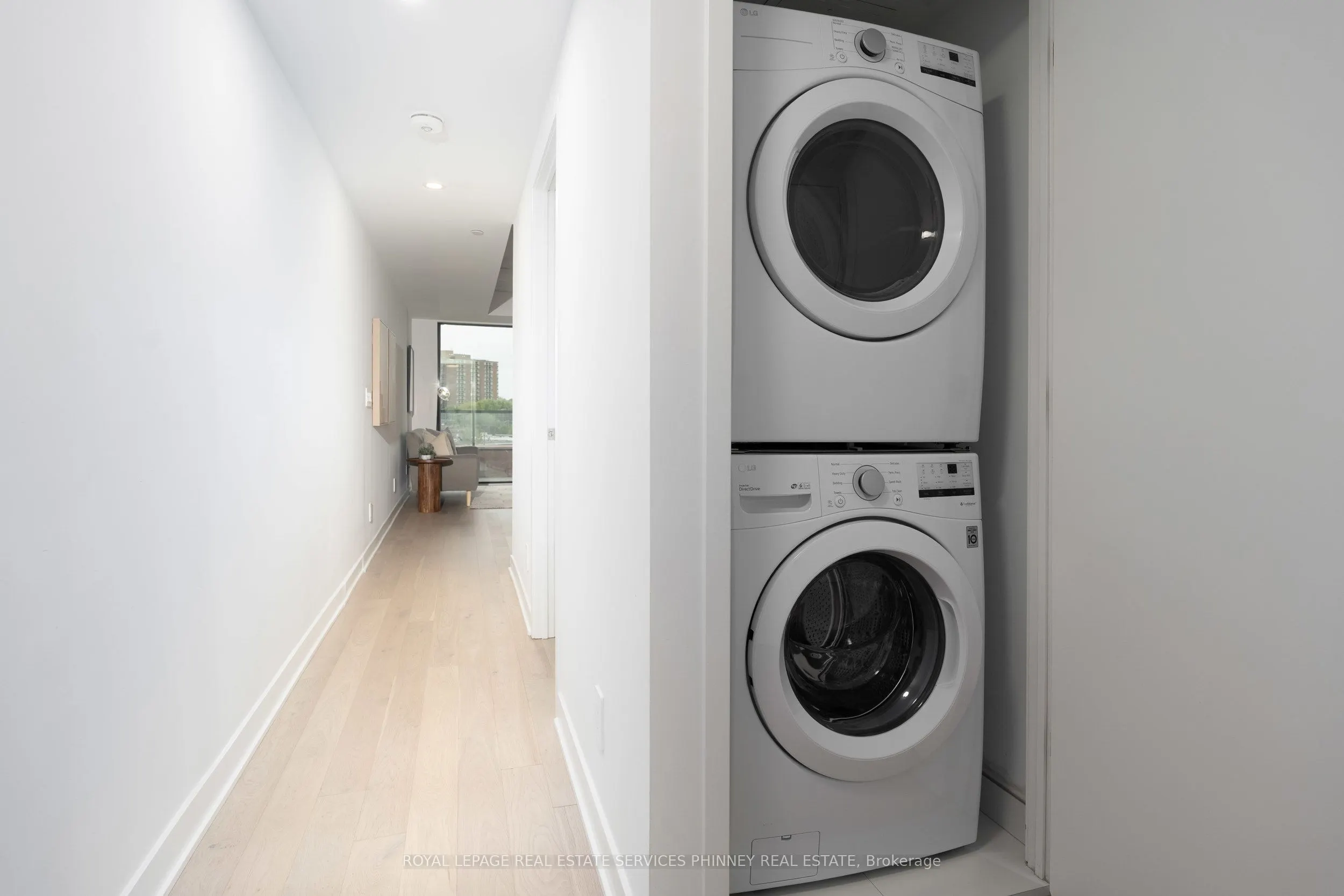 2720 Dundas Street W, #515