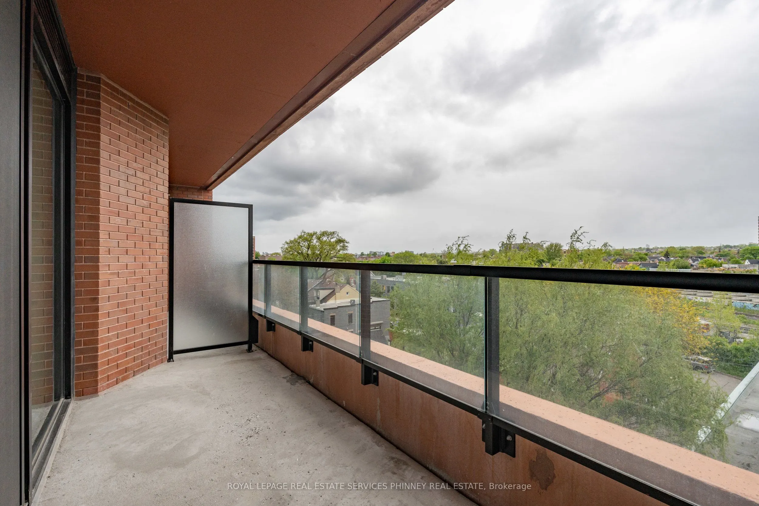 2720 Dundas Street W, #515