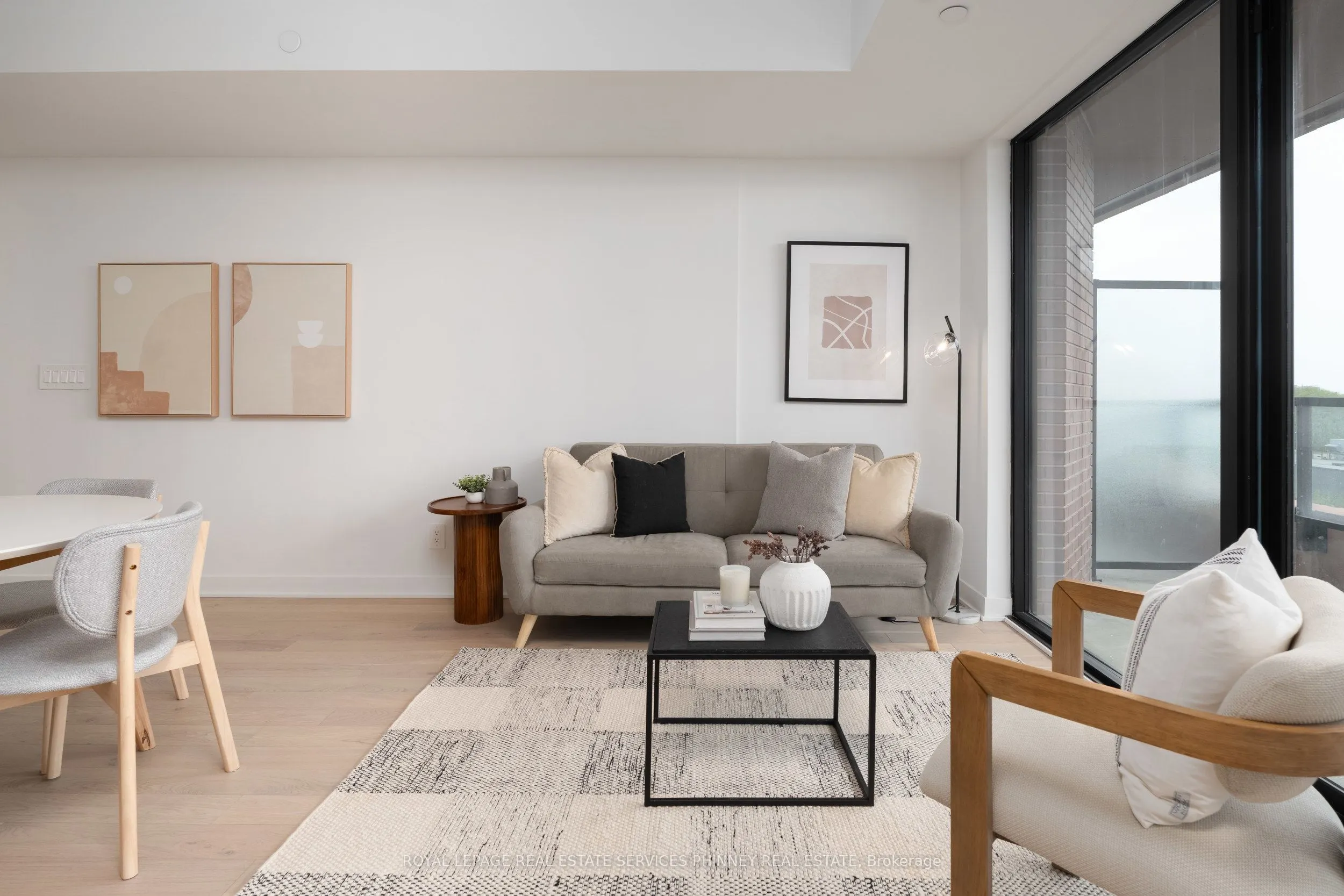 2720 Dundas Street W, #515