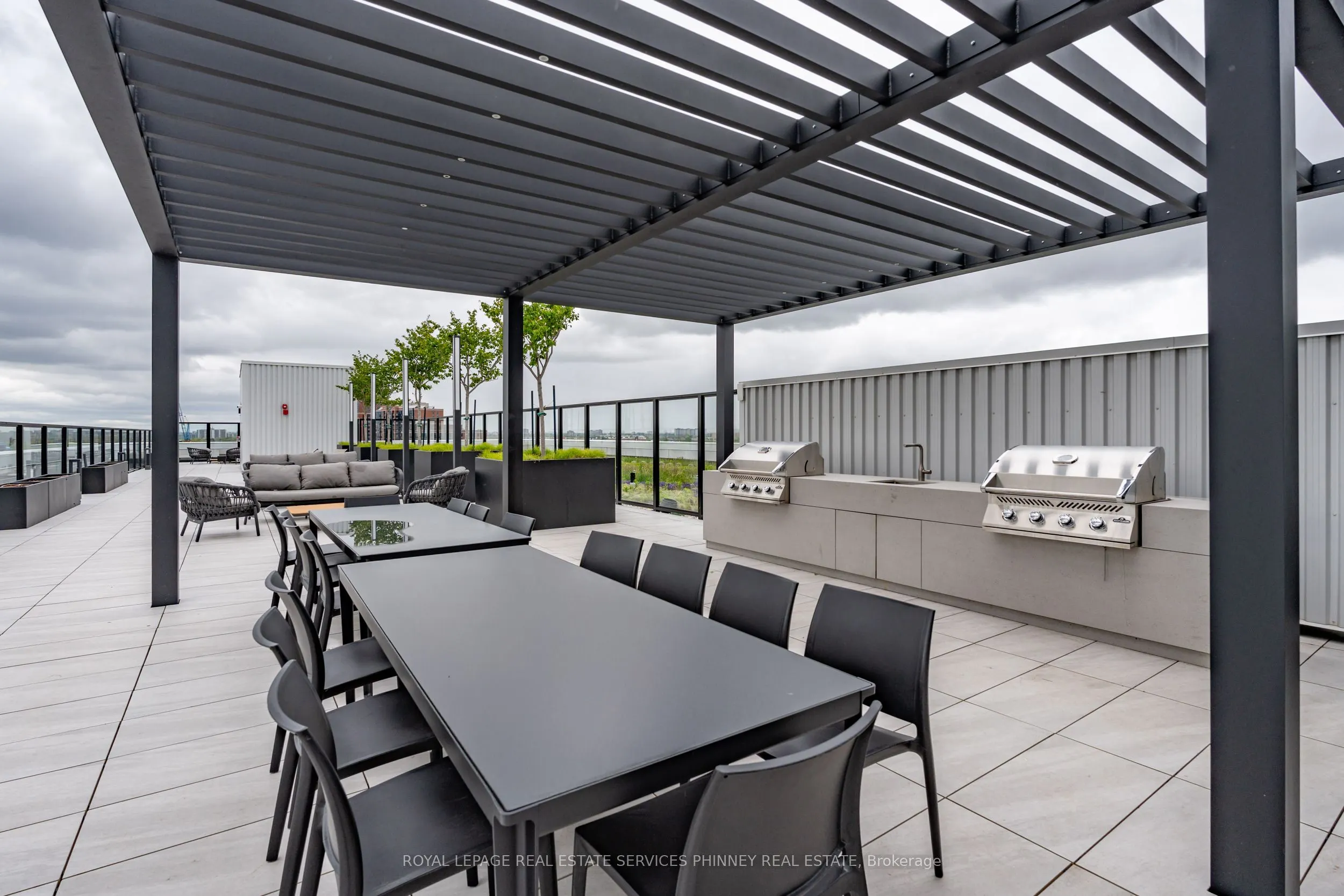 2720 Dundas Street W, #515