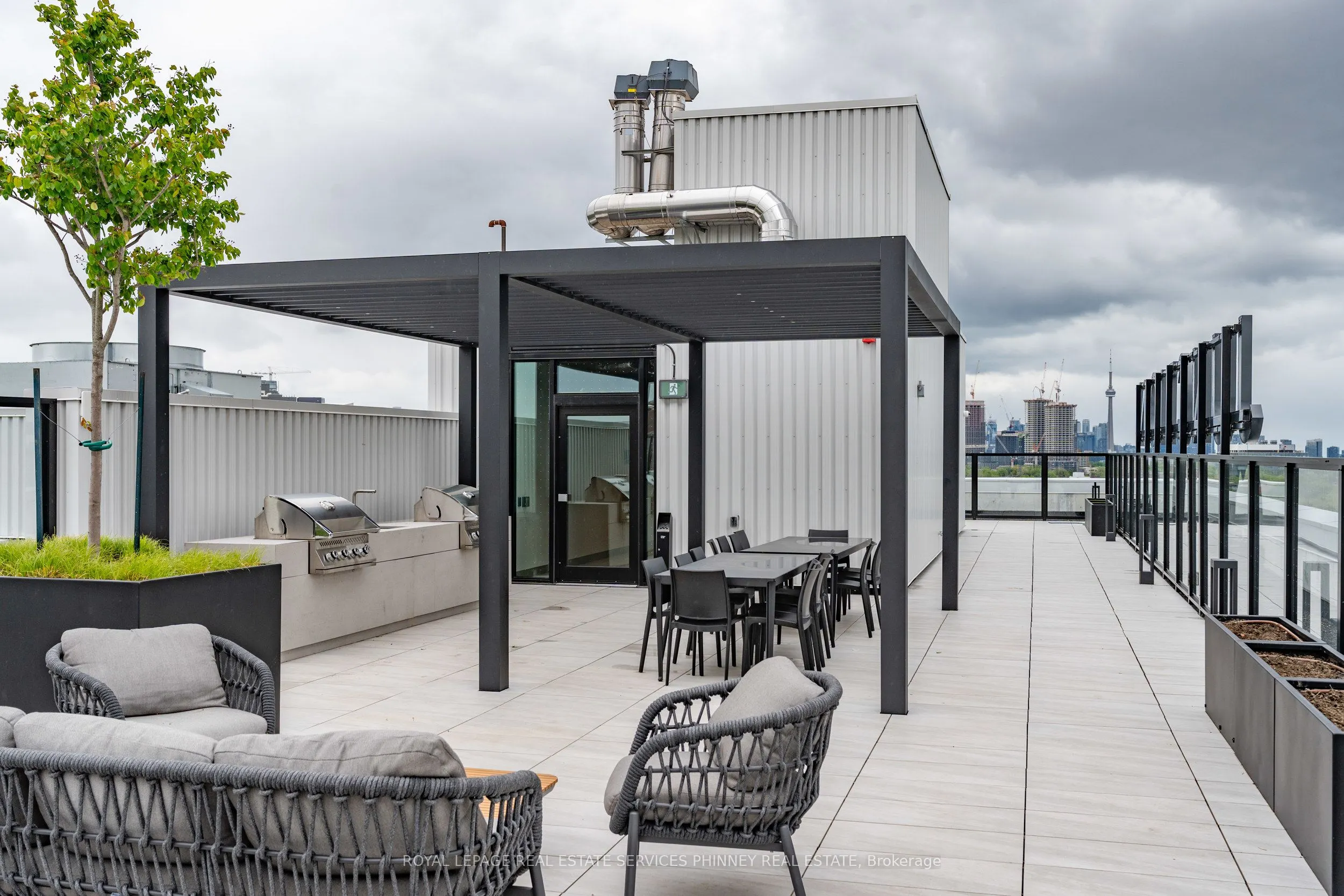 2720 Dundas Street W, #515