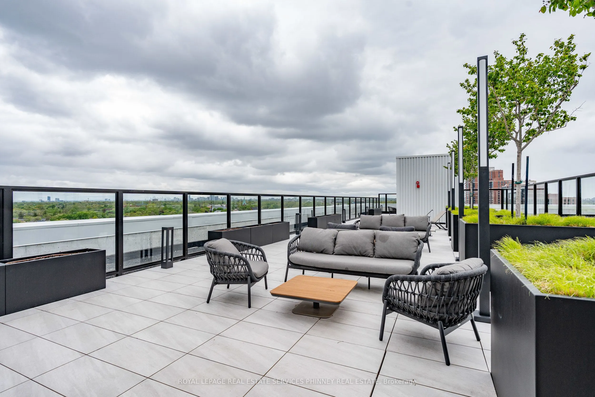 2720 Dundas Street W, #515