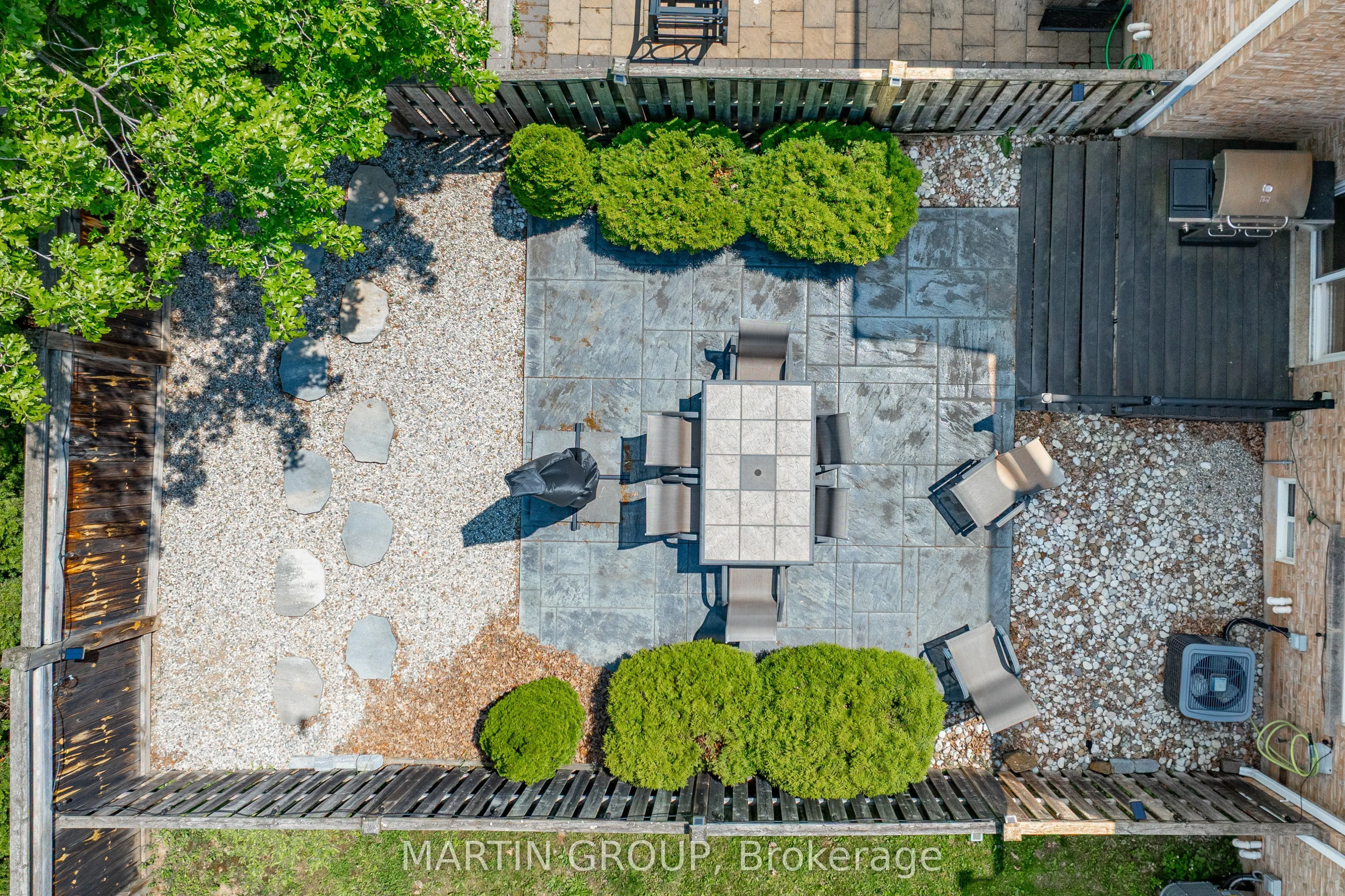 2425 Grand Oak Trail