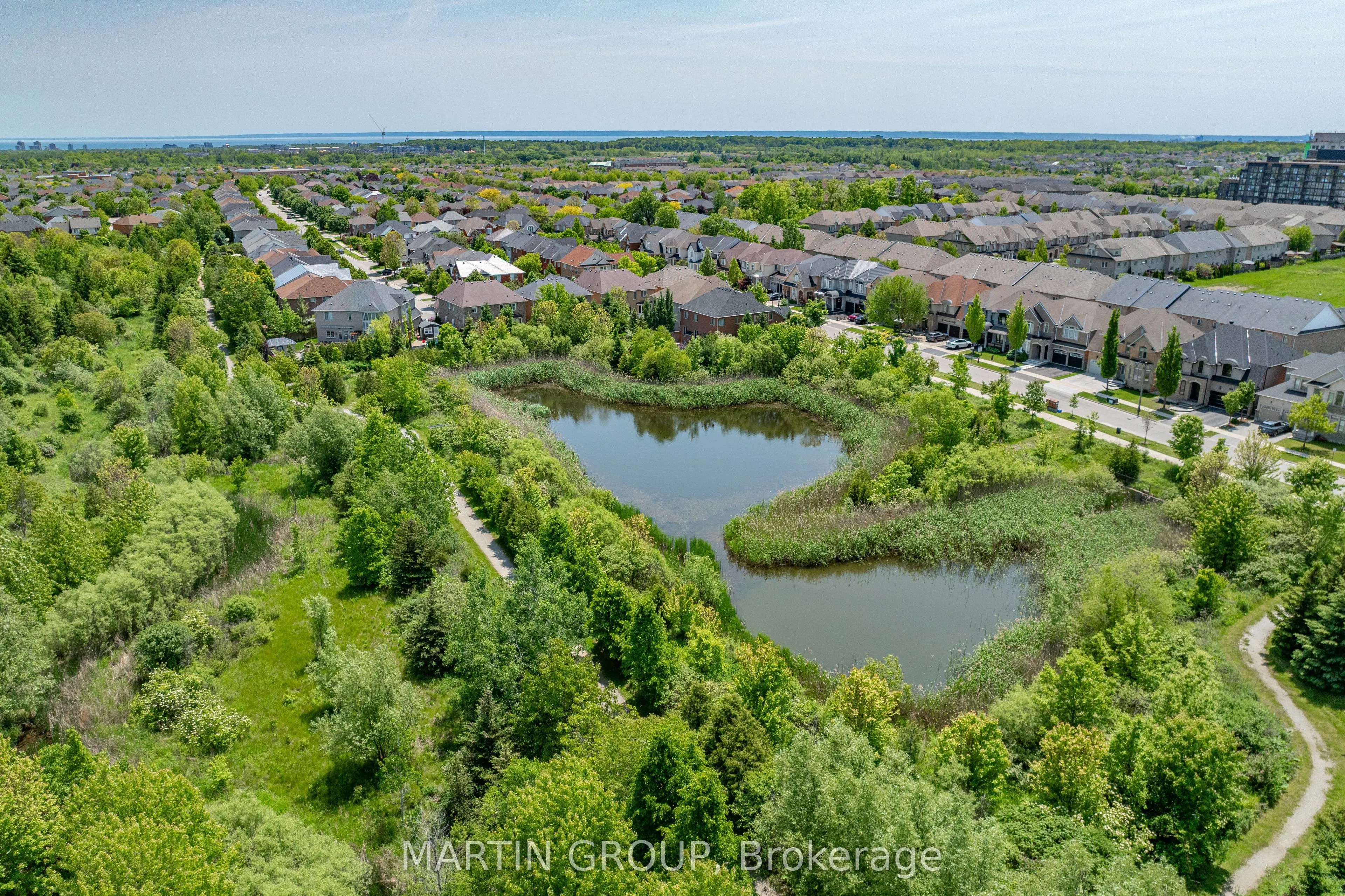 2425 Grand Oak Trail