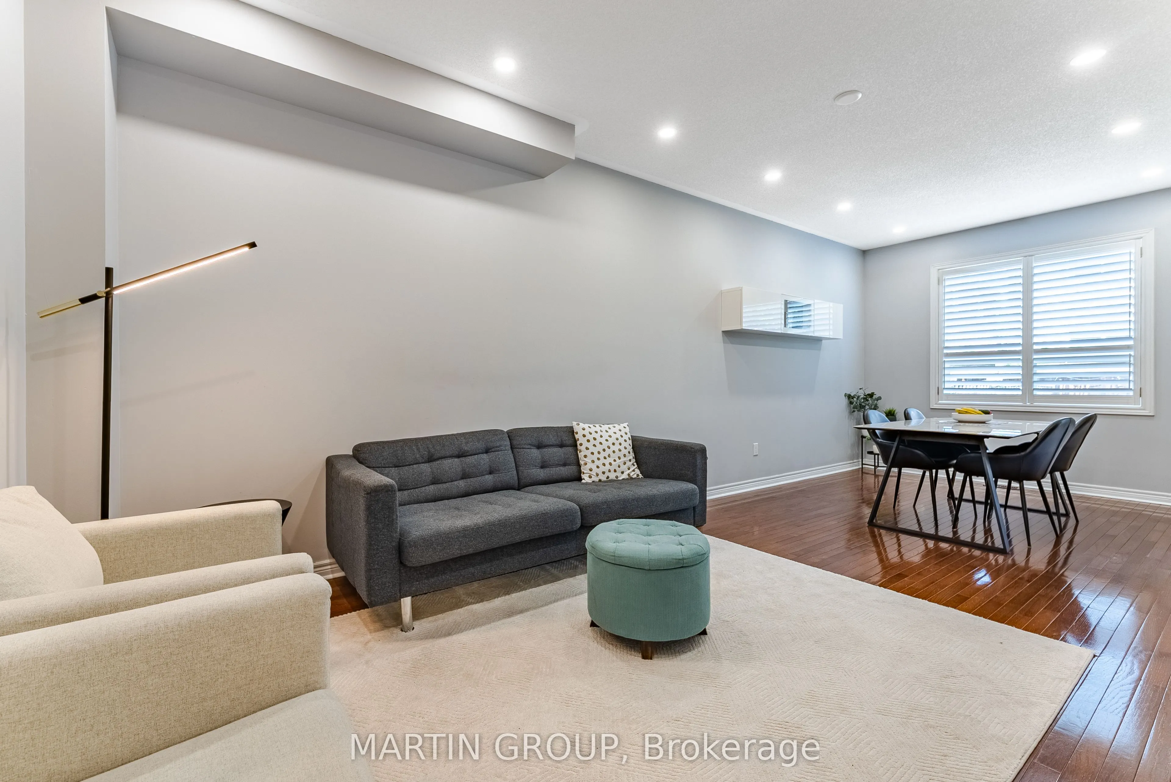 2425 Grand Oak Trail