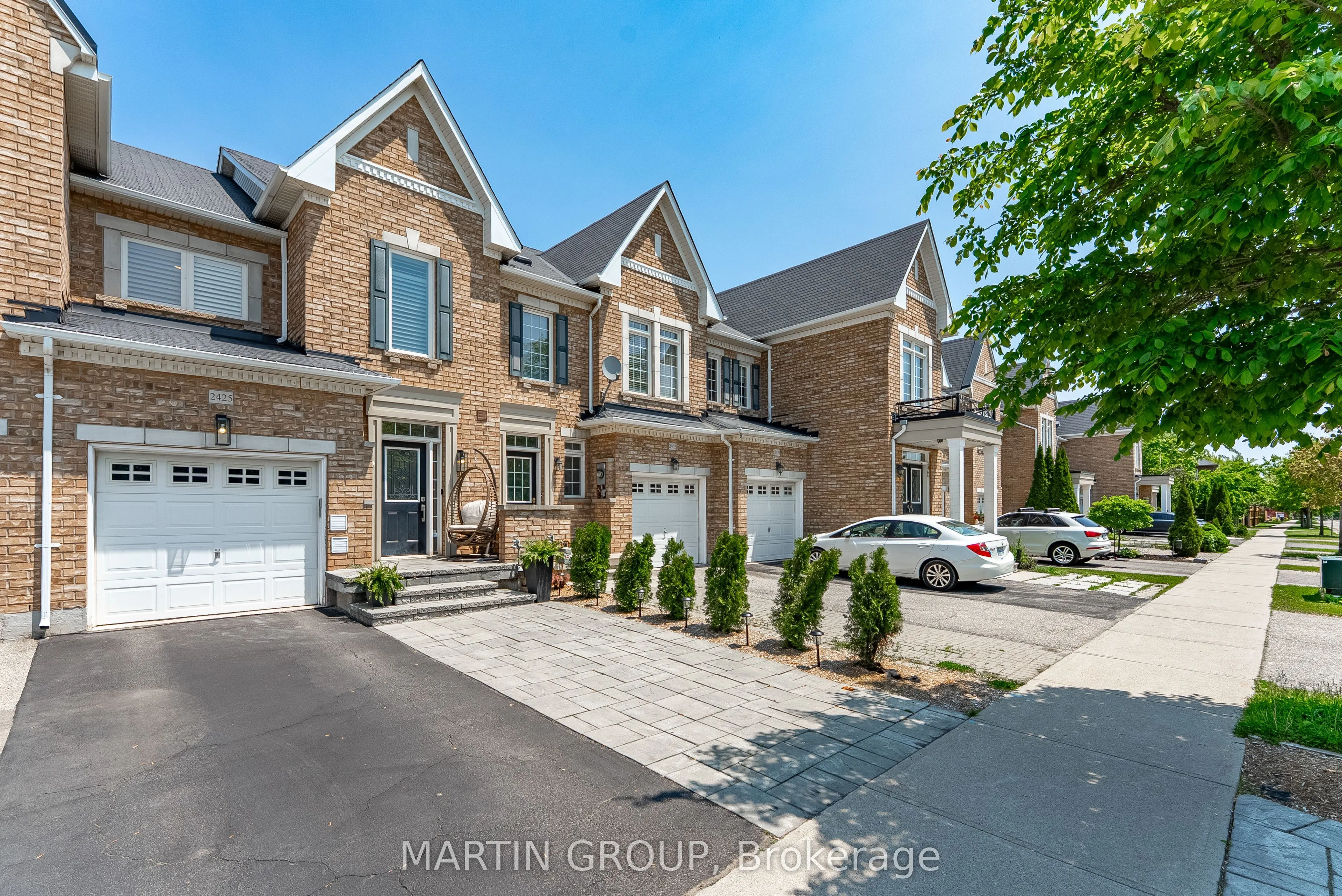 2425 Grand Oak Trail