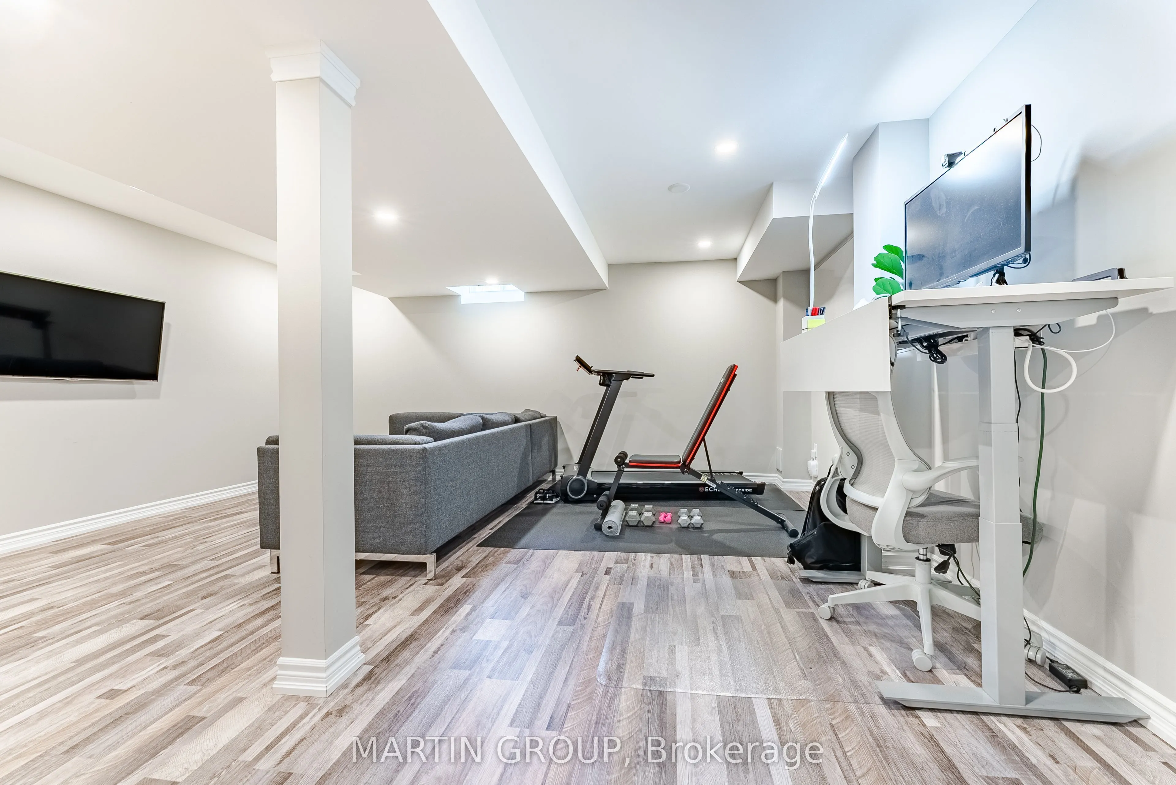 2425 Grand Oak Trail