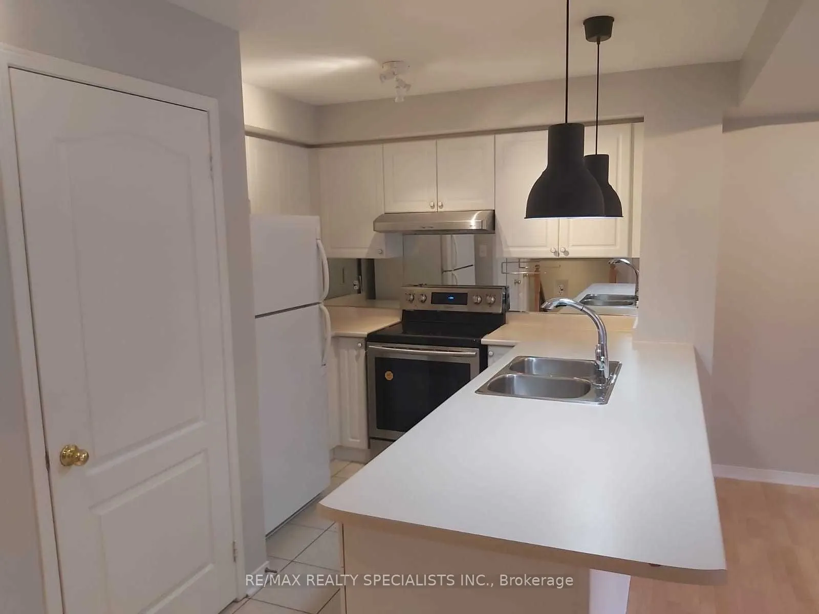 3250 Bentley Drive, #7