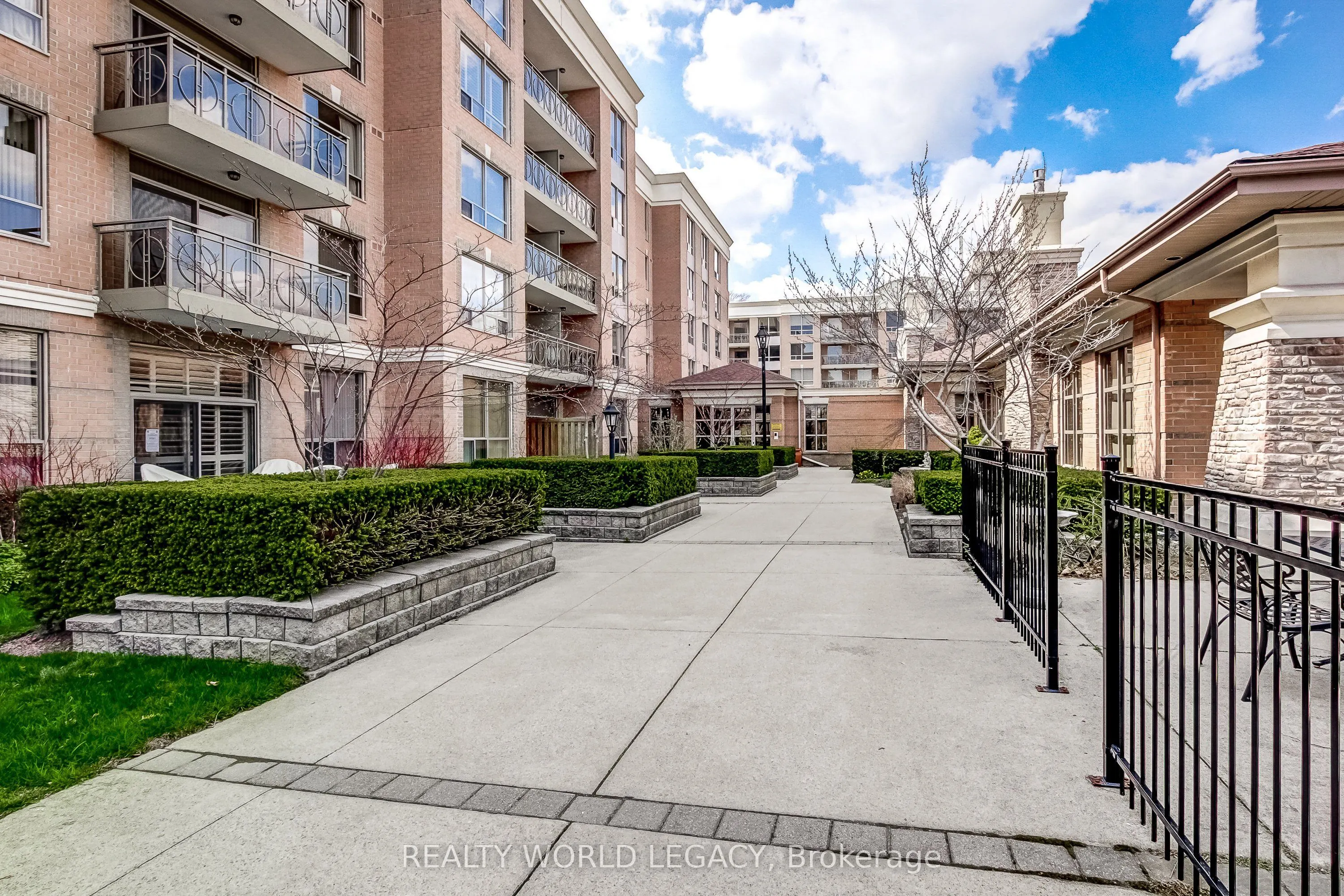 100 Burloak Drive, #1218
