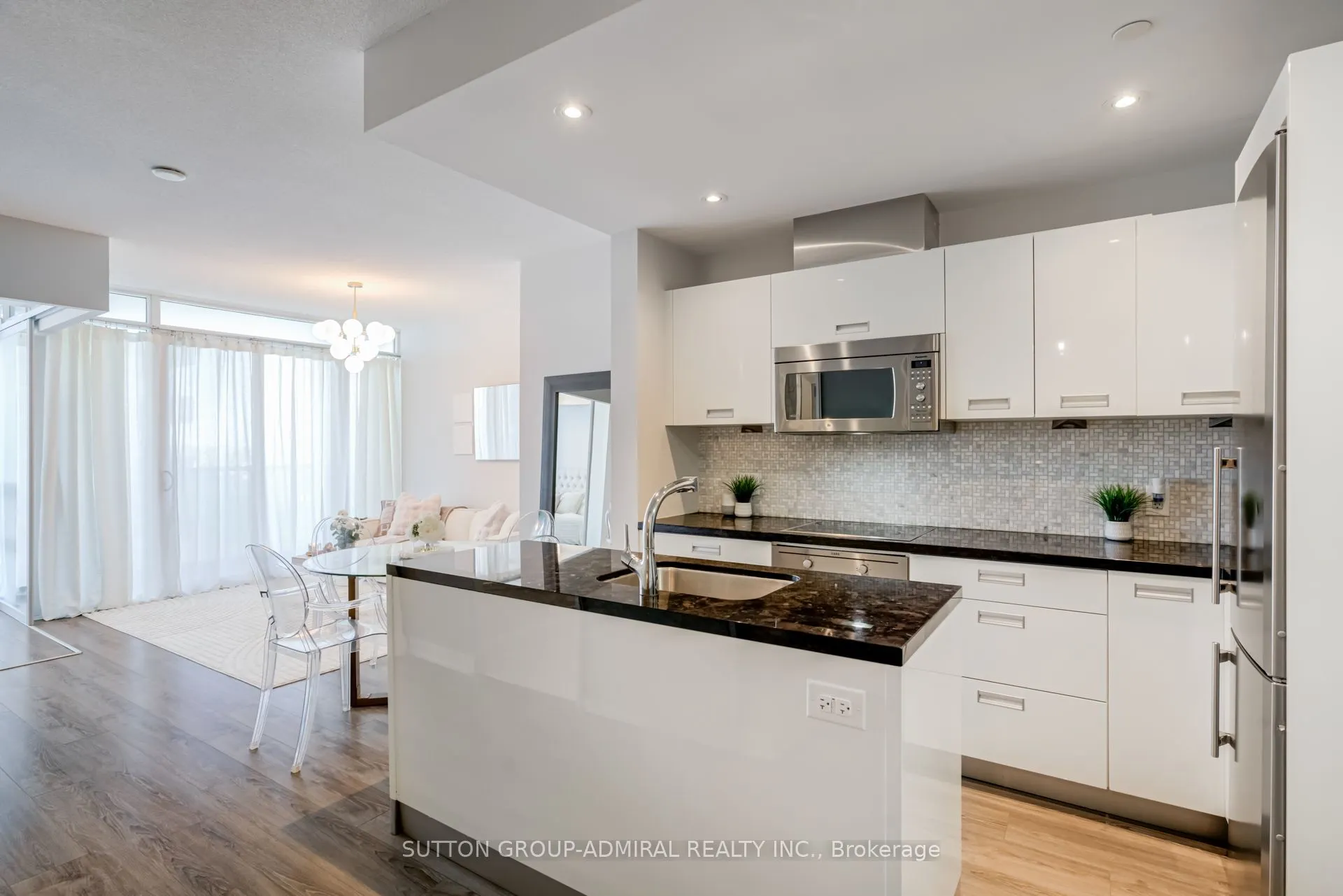 90 Park Lawn Road, #1003