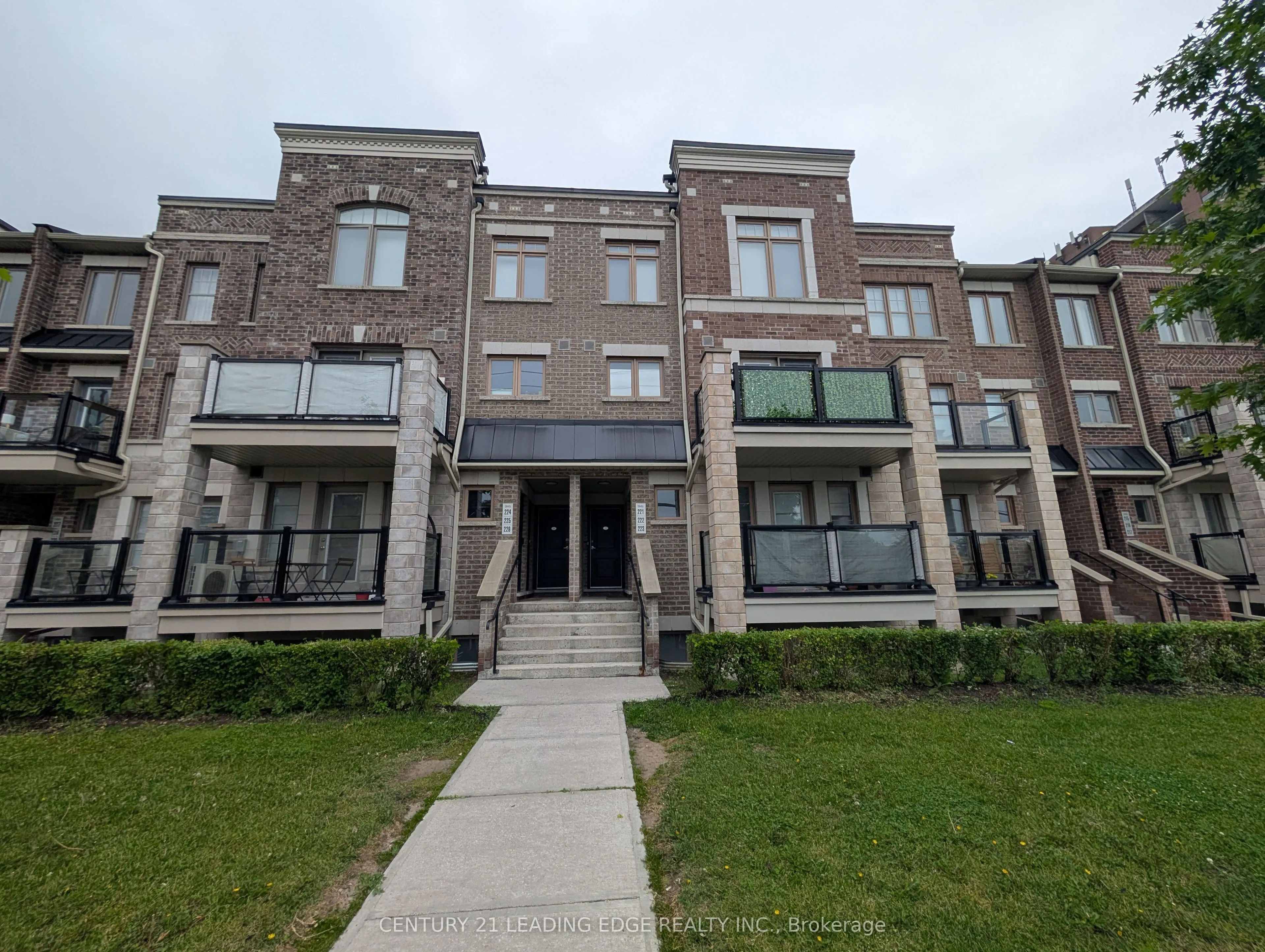 2355 Sheppard Avenue W, #223