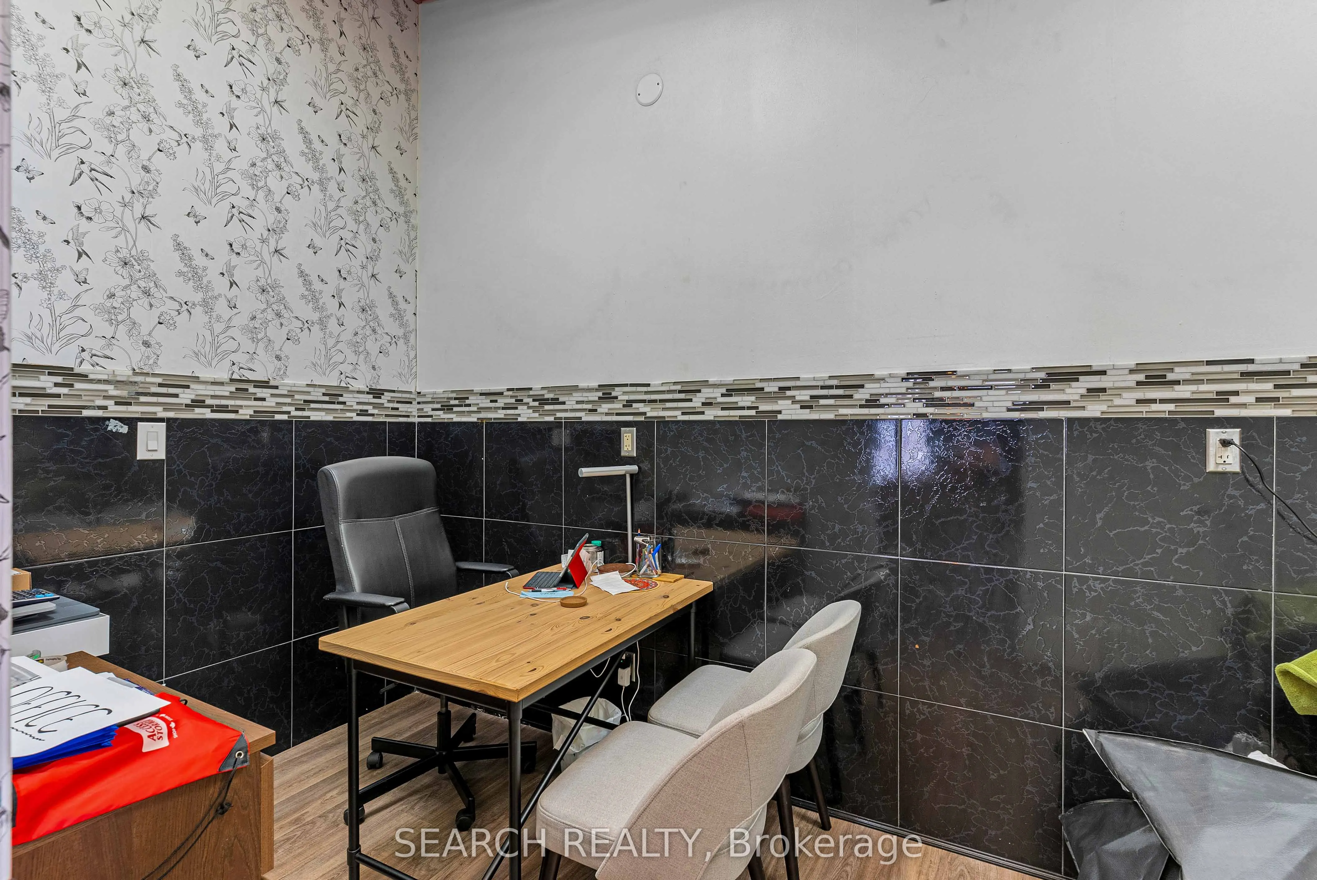7454 Airport Road, #Unit A