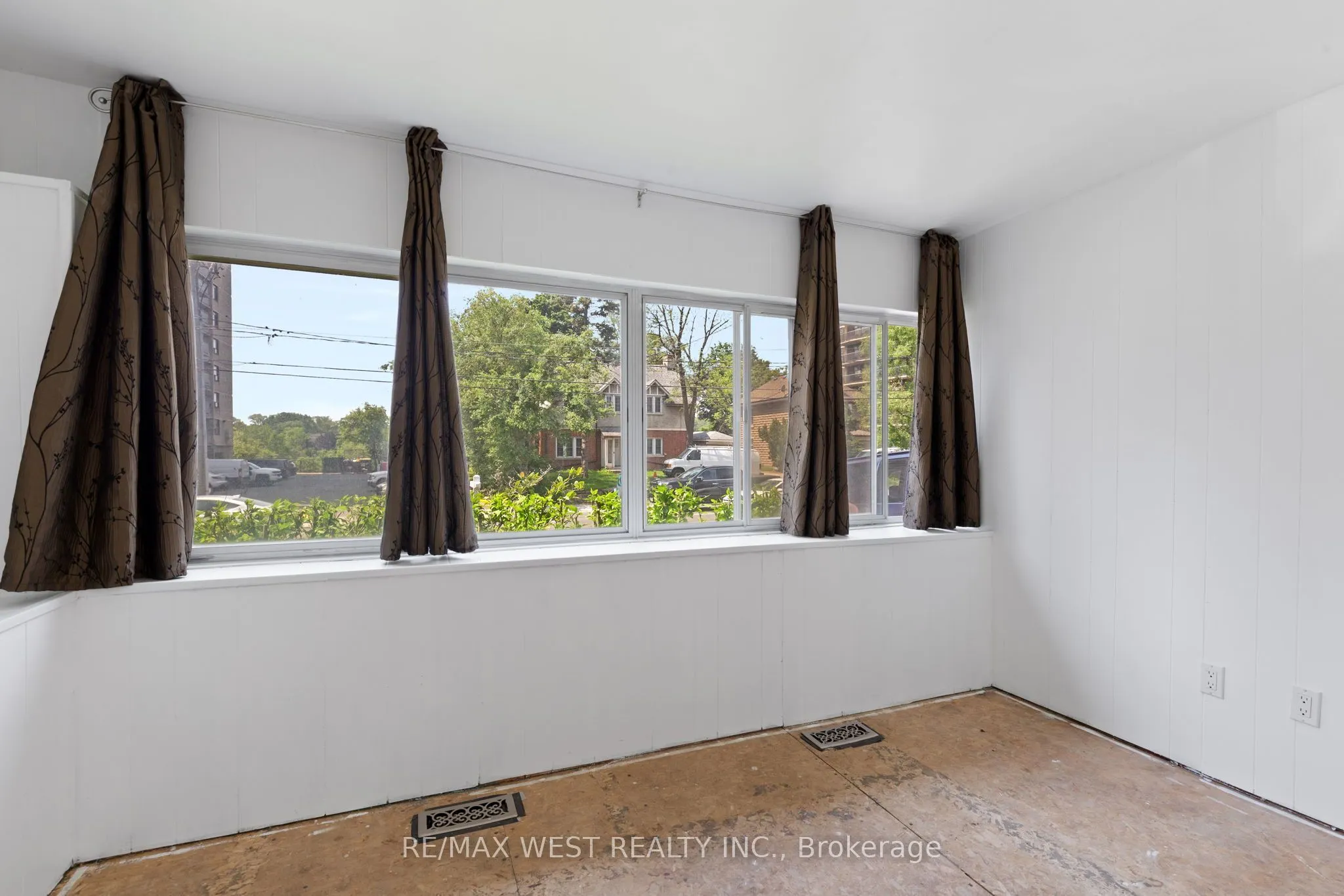 2317 Weston Road