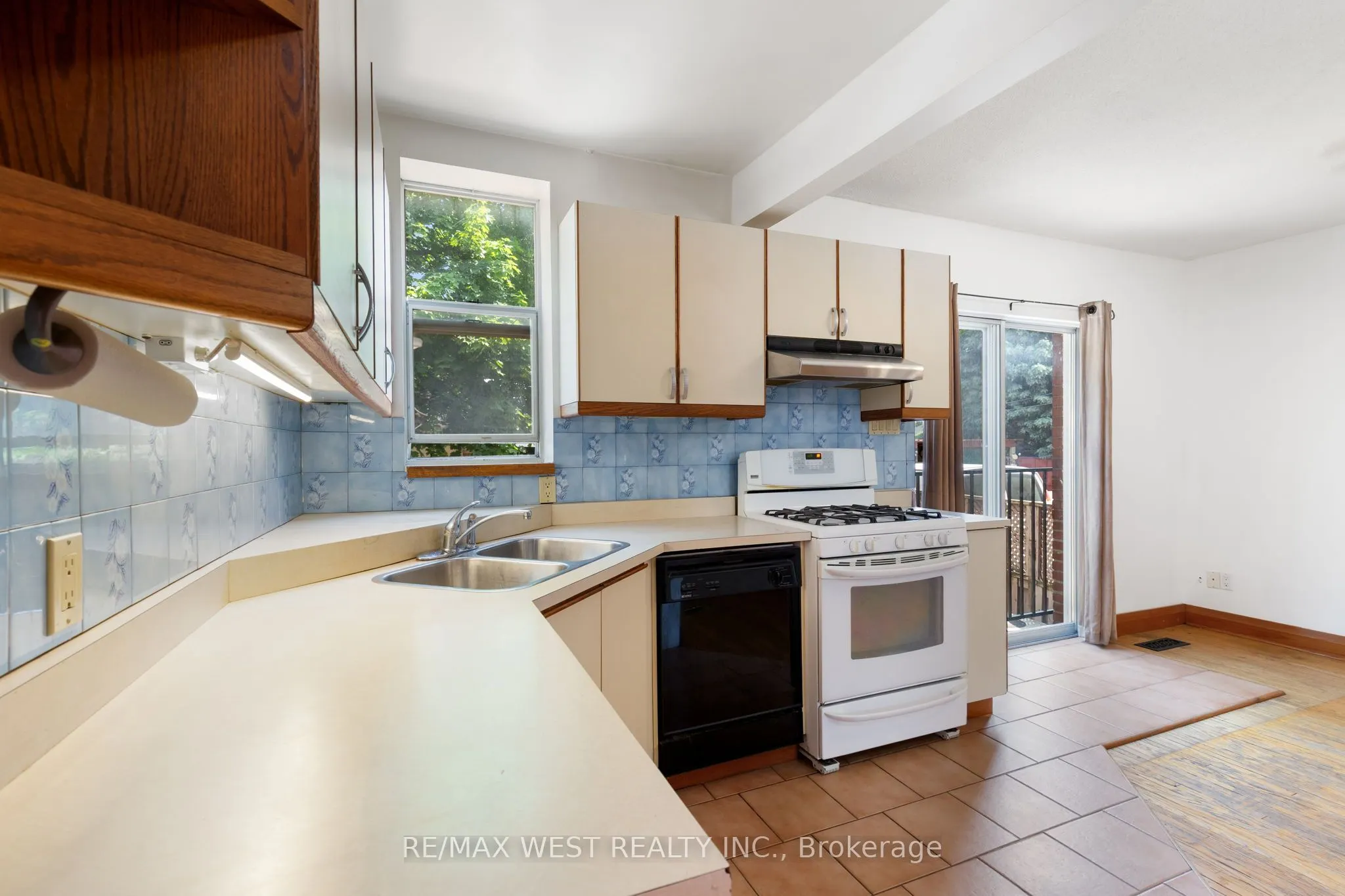 2317 Weston Road