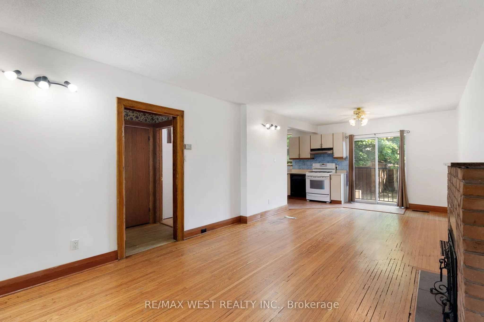 2317 Weston Road