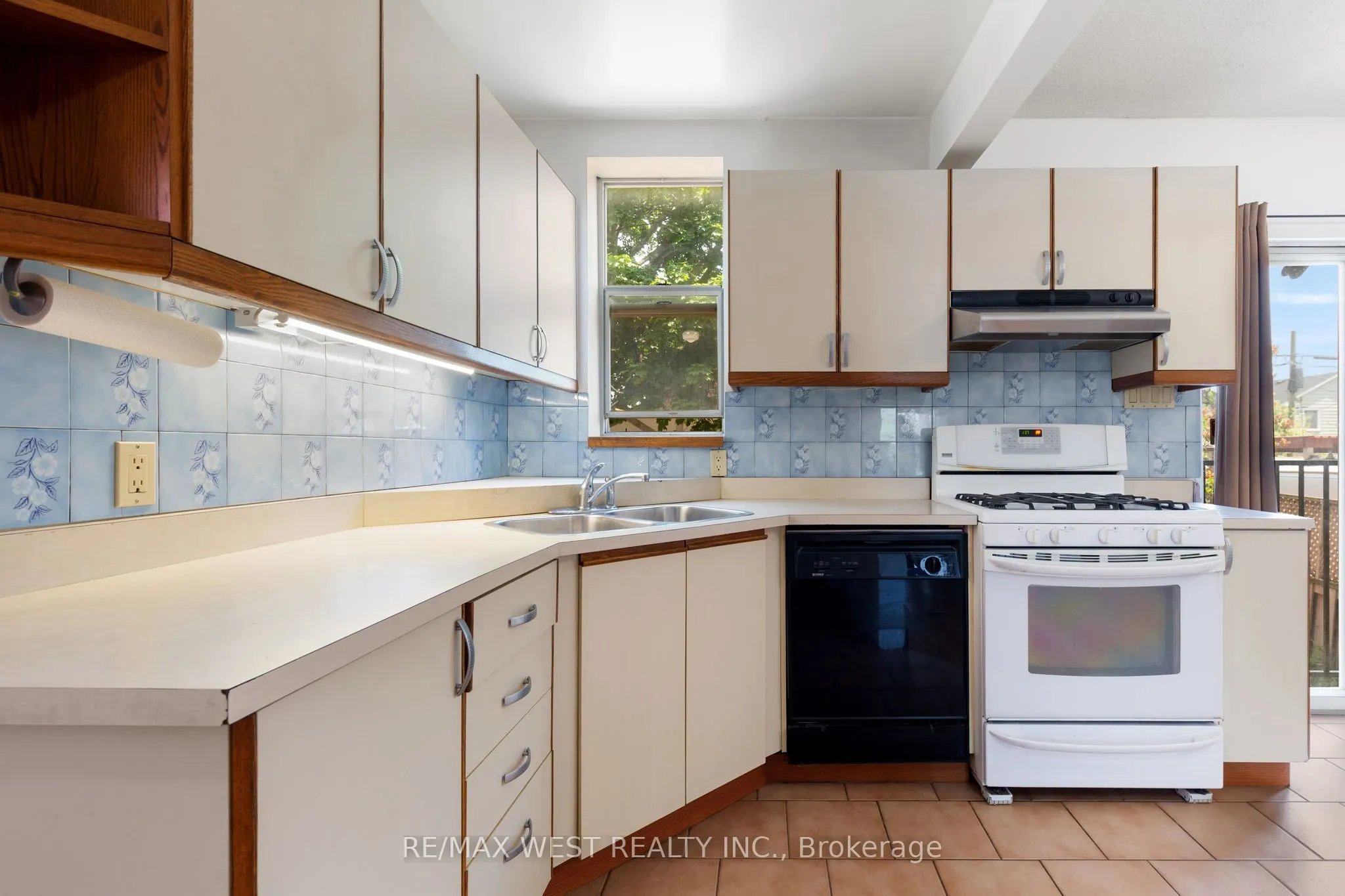 2317 Weston Road