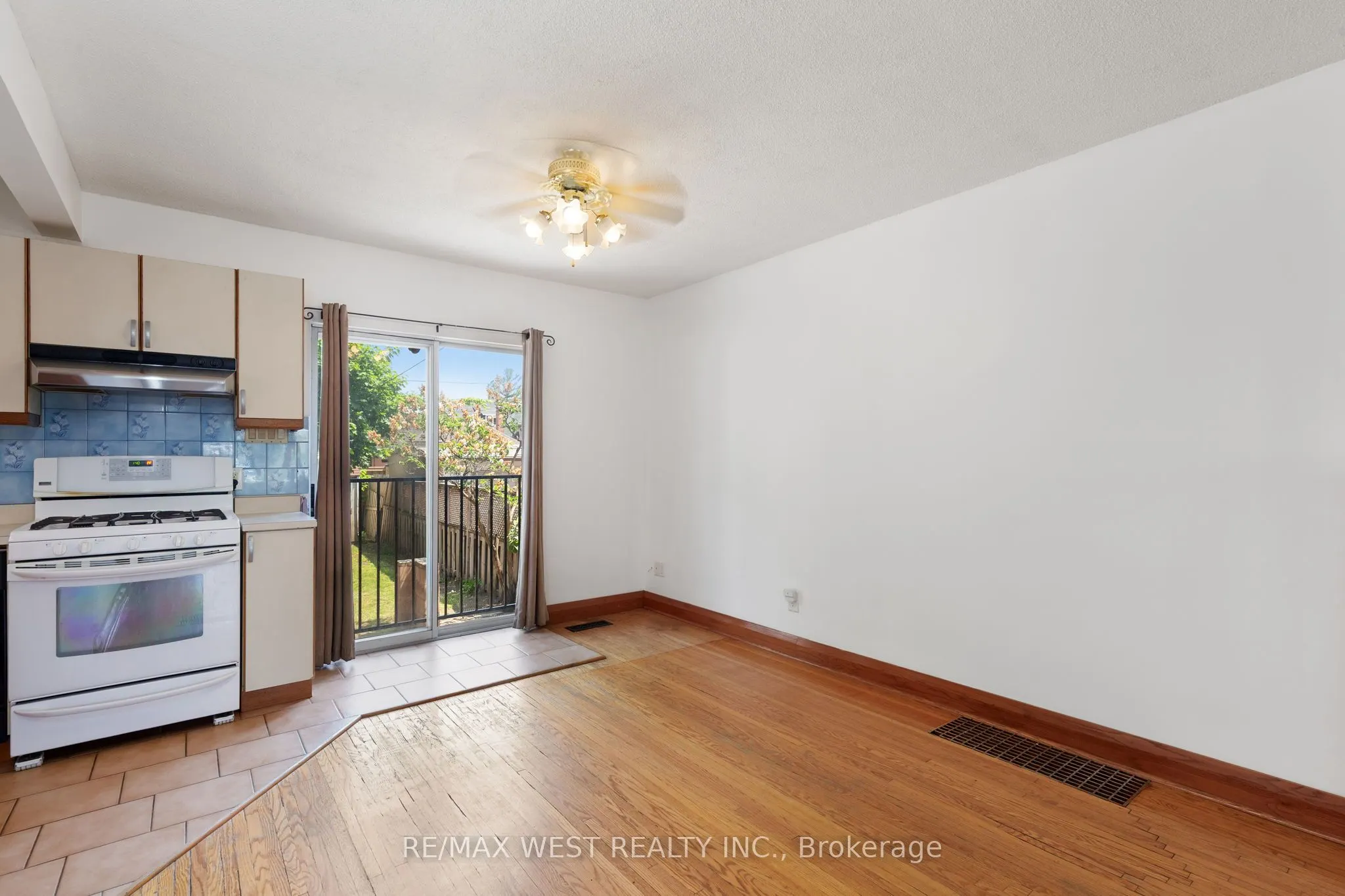 2317 Weston Road