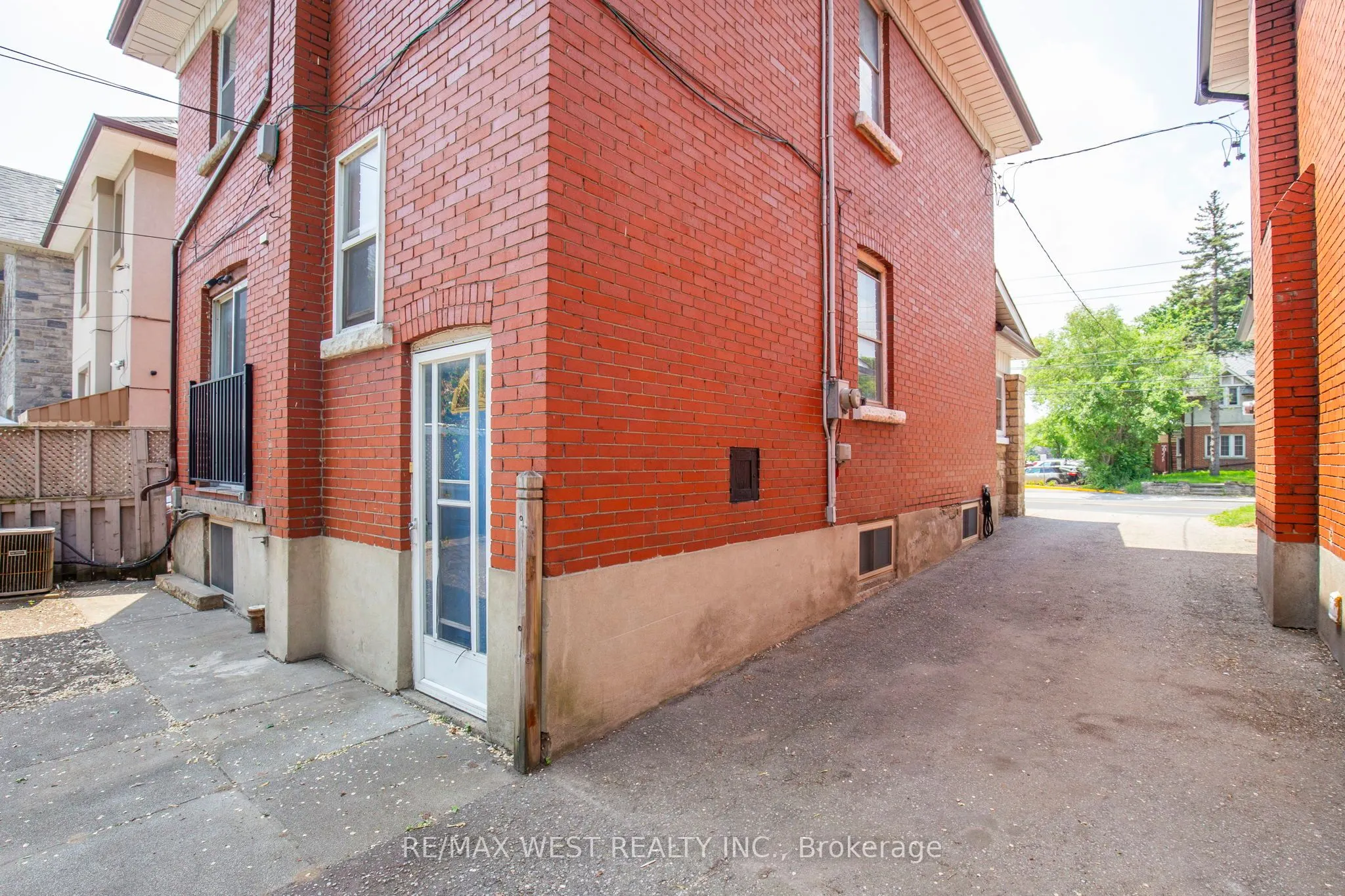 2317 Weston Road