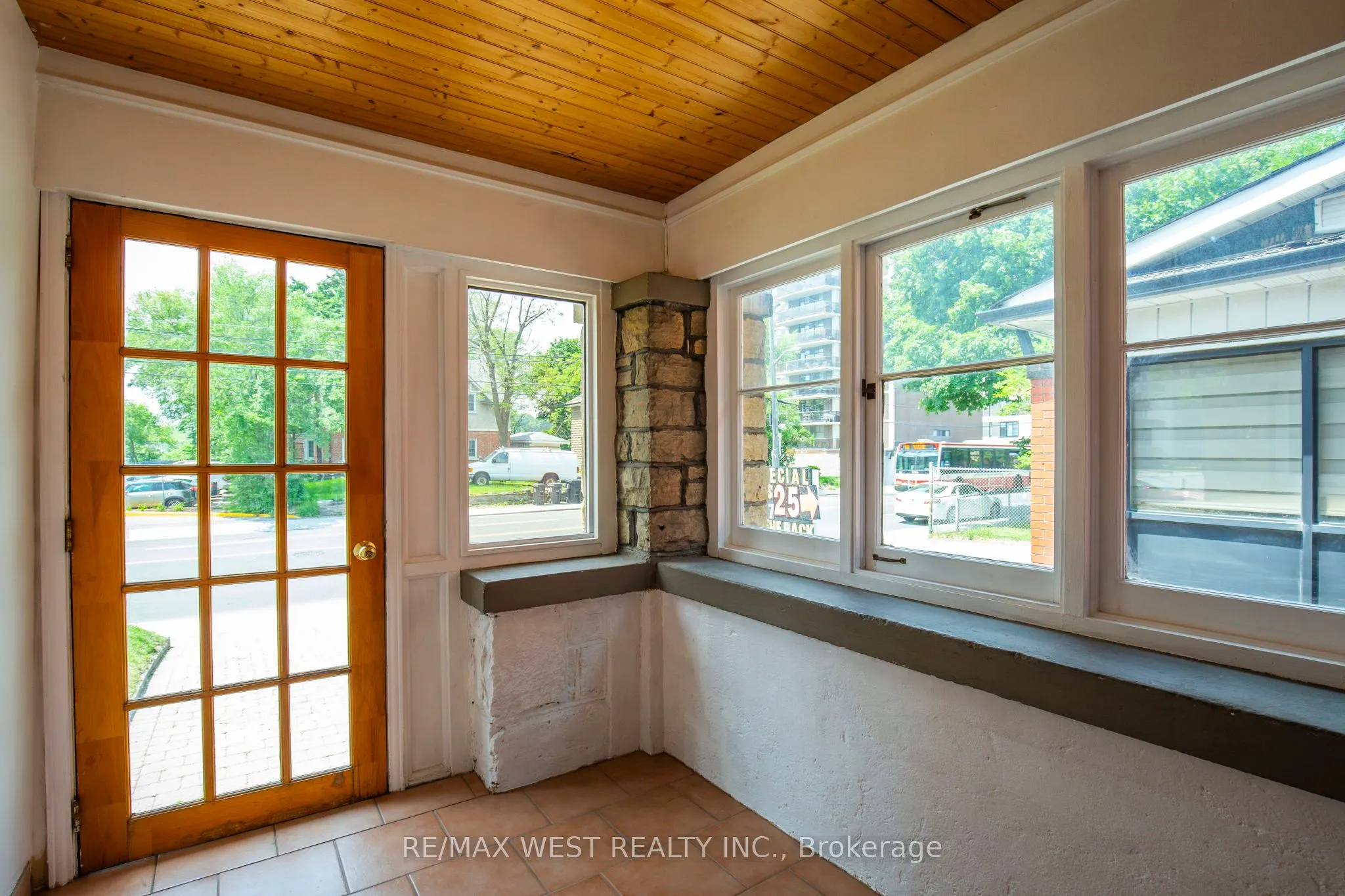 2317 Weston Road
