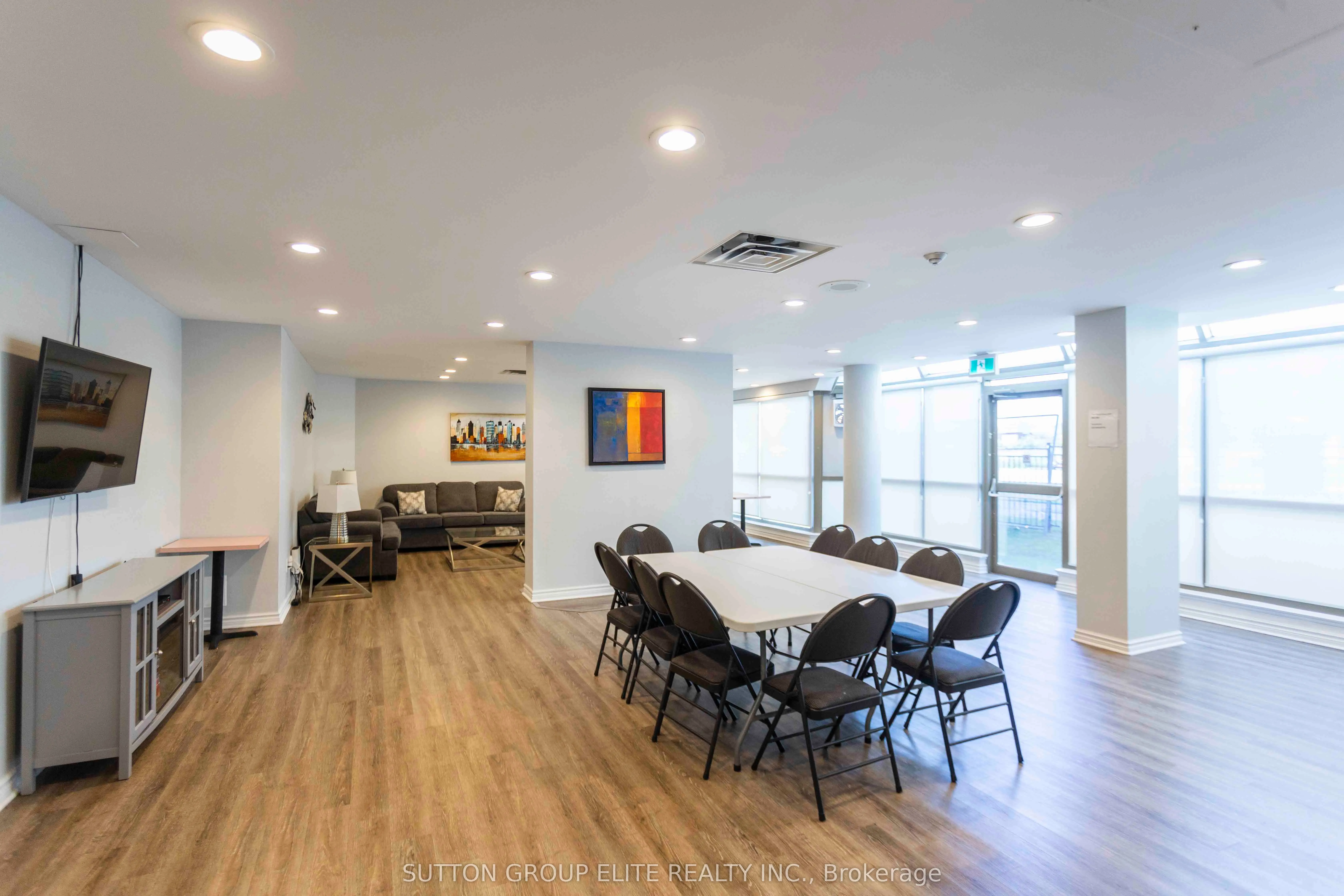 330 Rathburn Road W, #1206
