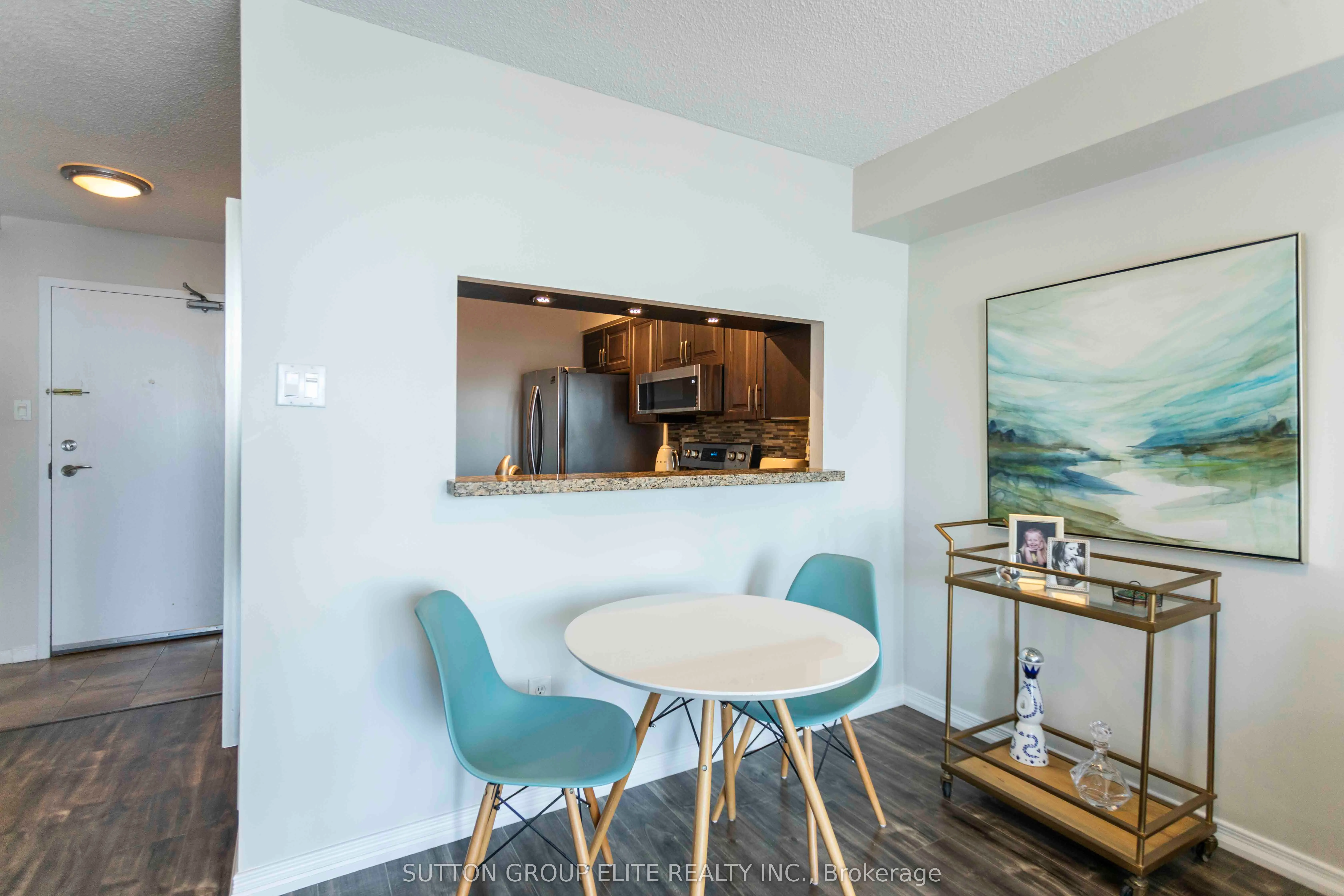 330 Rathburn Road W, #1206