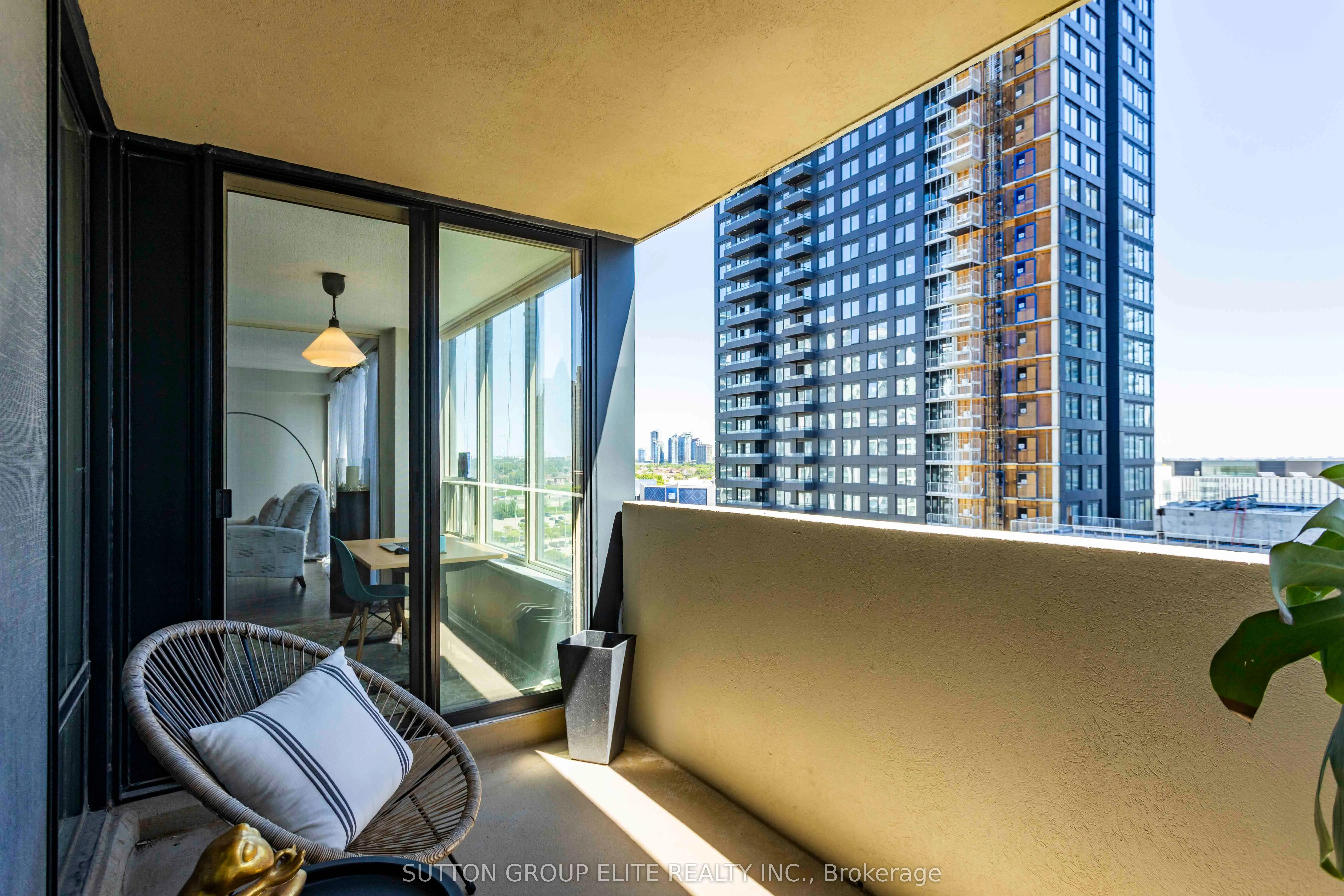 330 Rathburn Road W, #1206