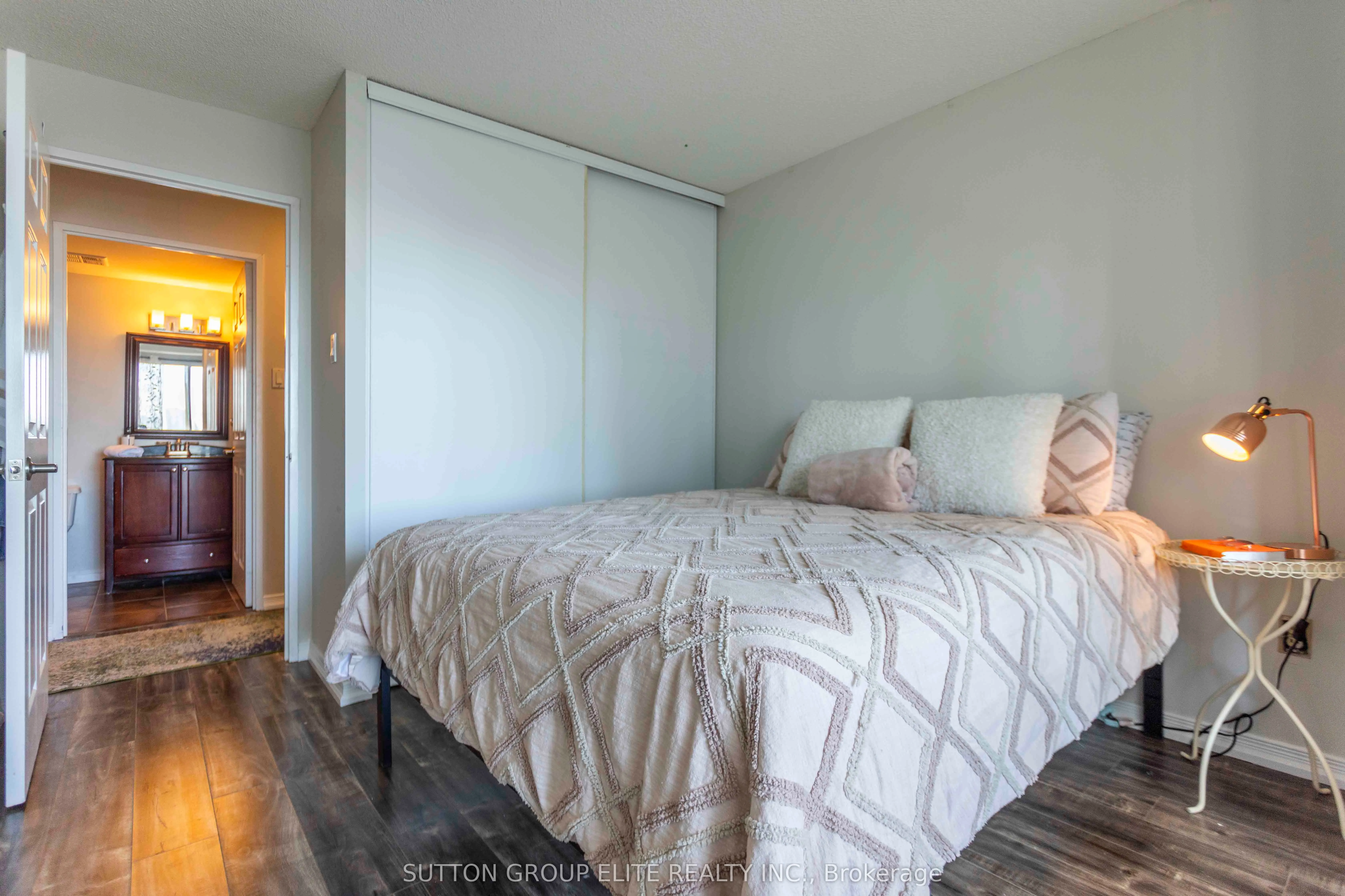 330 Rathburn Road W, #1206