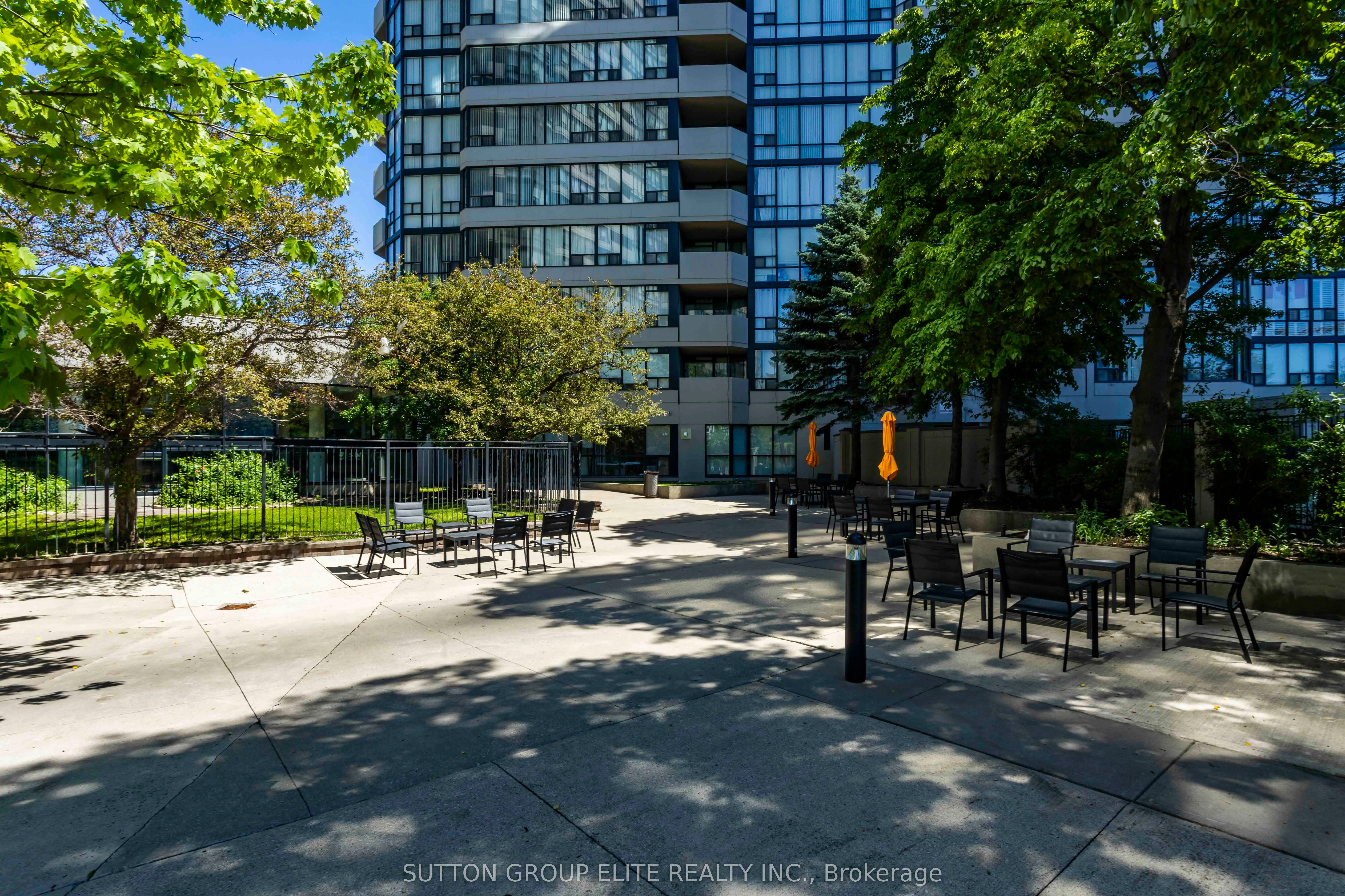 330 Rathburn Road W, #1206