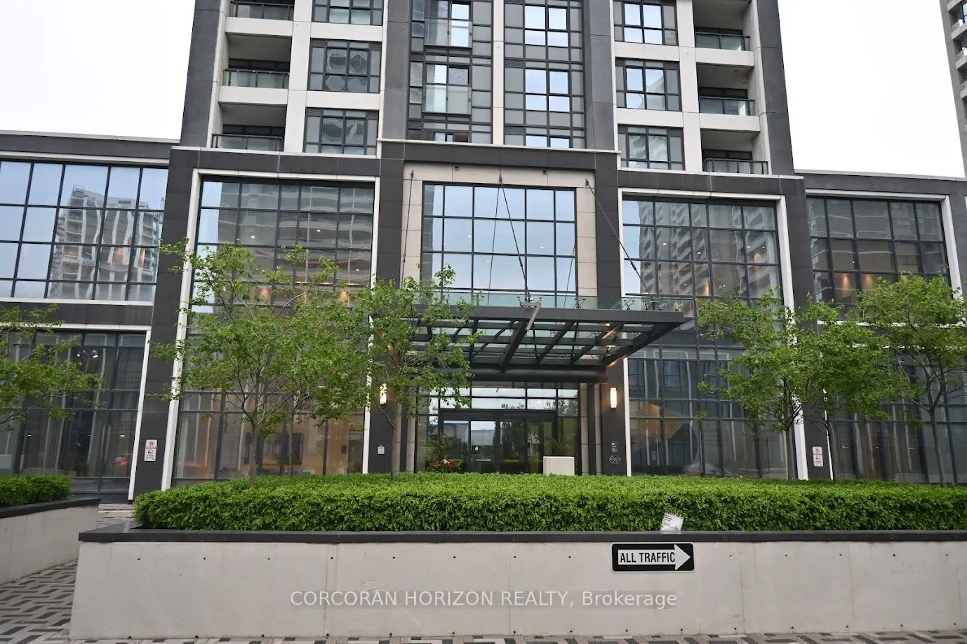 7 Mabelle Avenue, #404