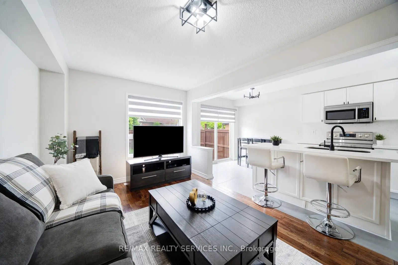 49 Woodcote Crescent