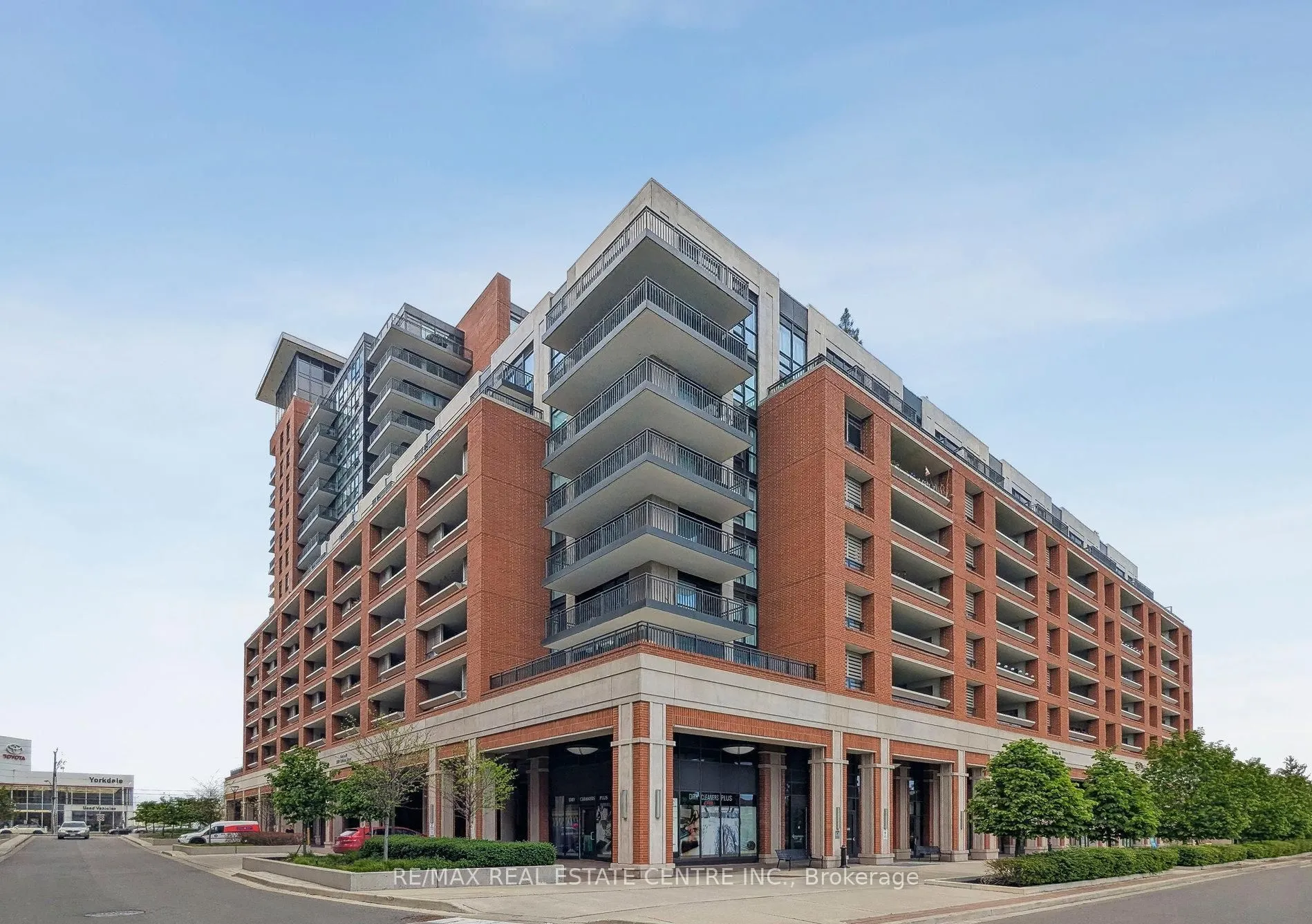 3091 Dufferin Street, #215