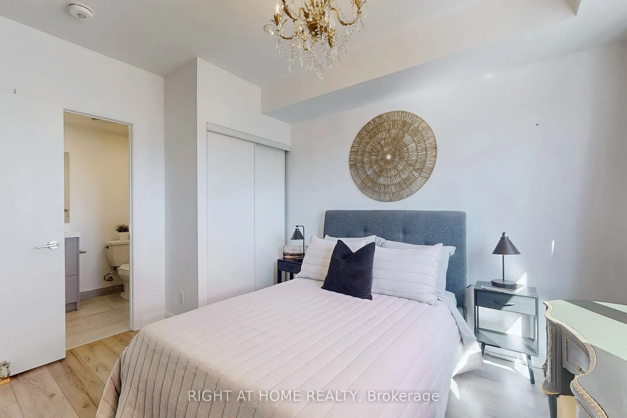 385 Osler Street, #202