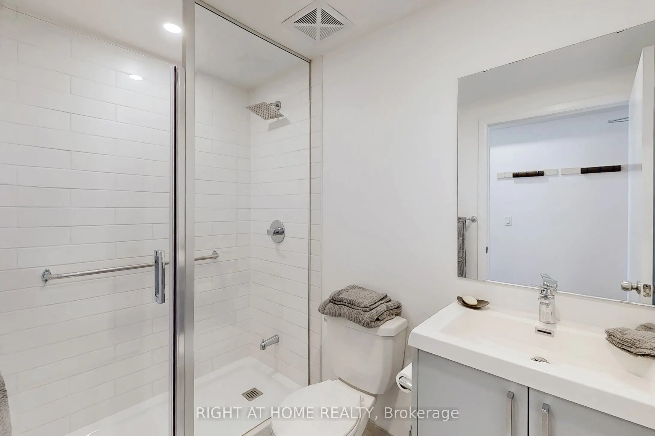 385 Osler Street, #202