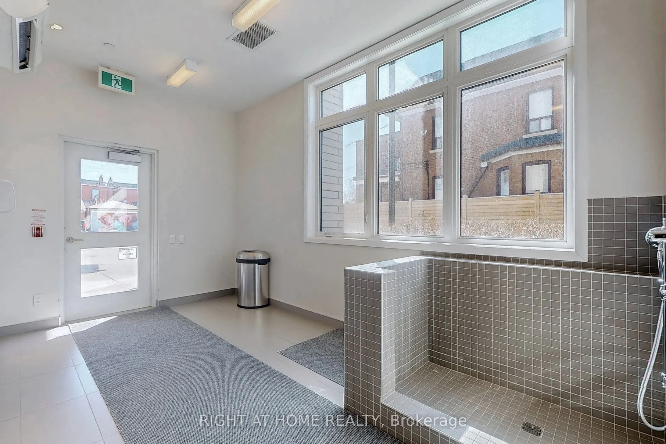 385 Osler Street, #202