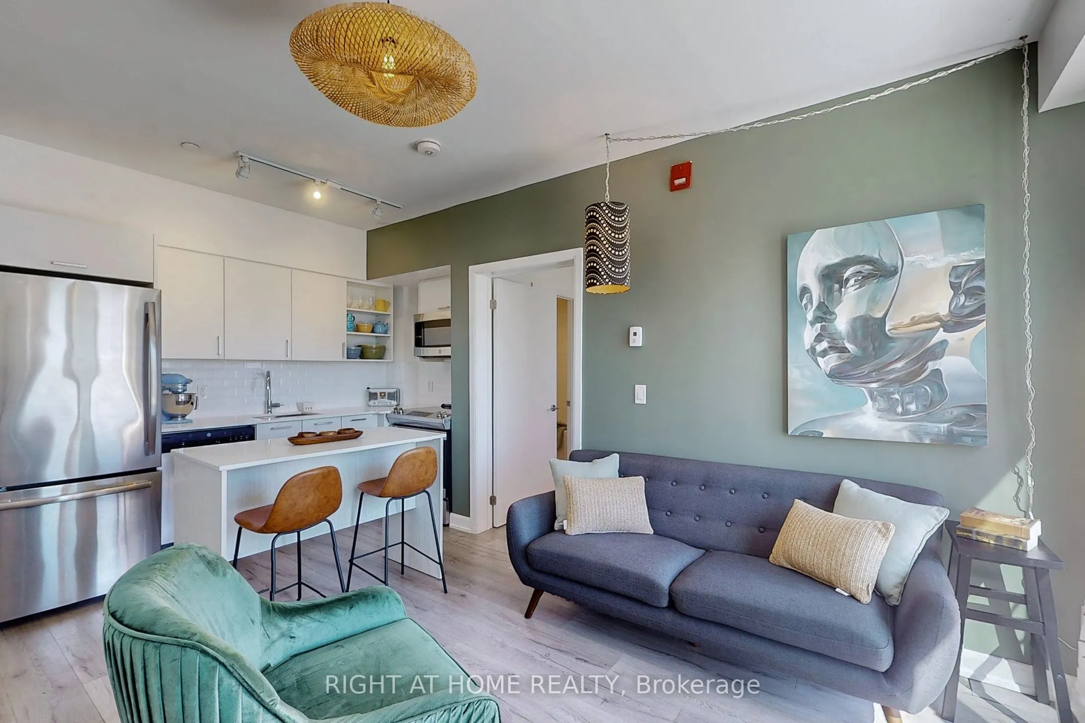 385 Osler Street, #202