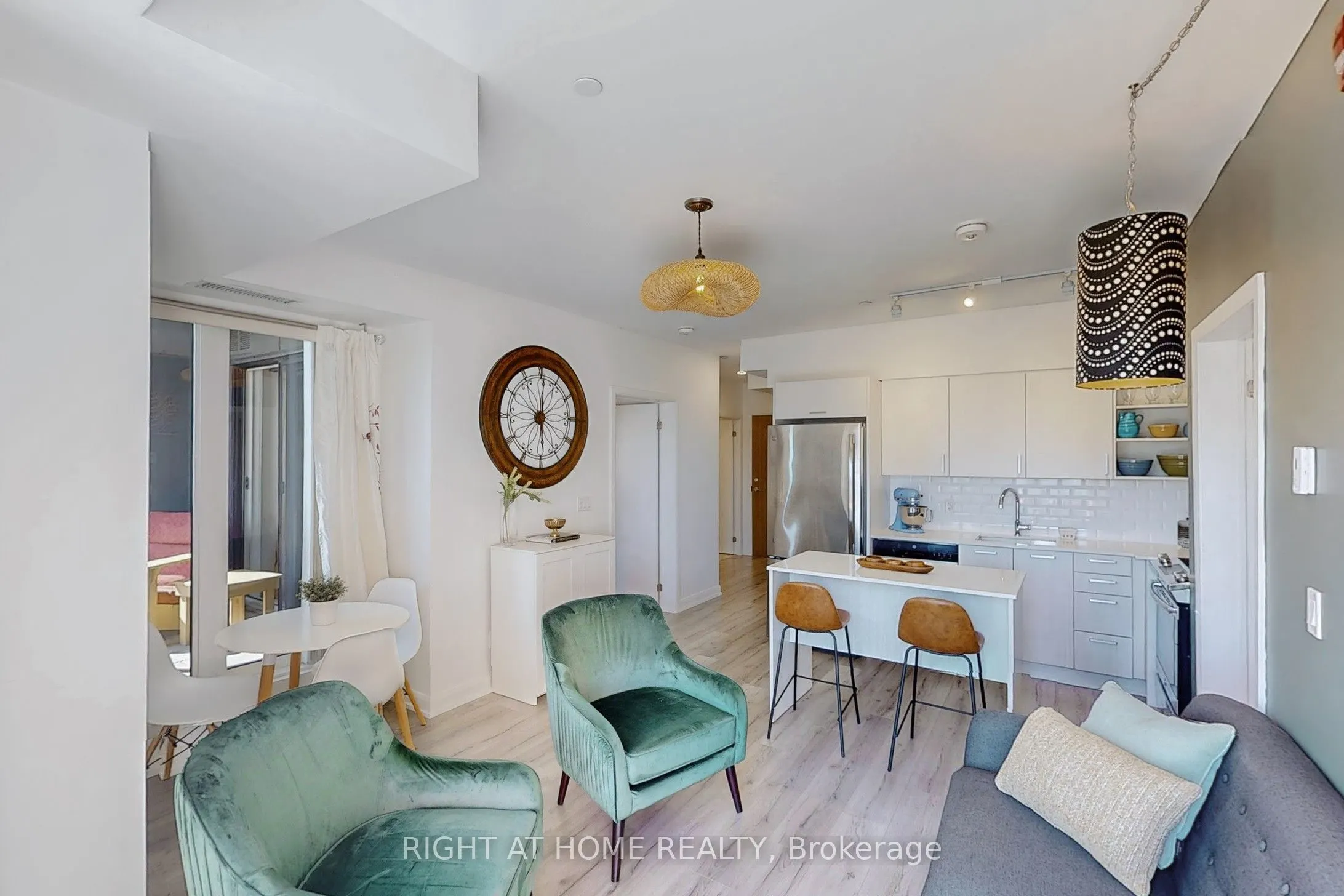385 Osler Street, #202