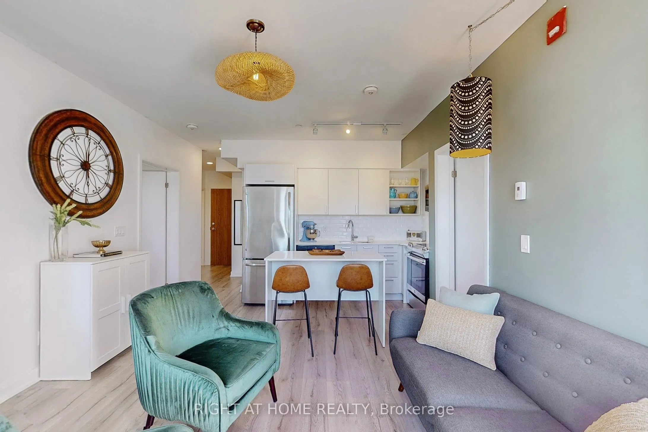385 Osler Street, #202