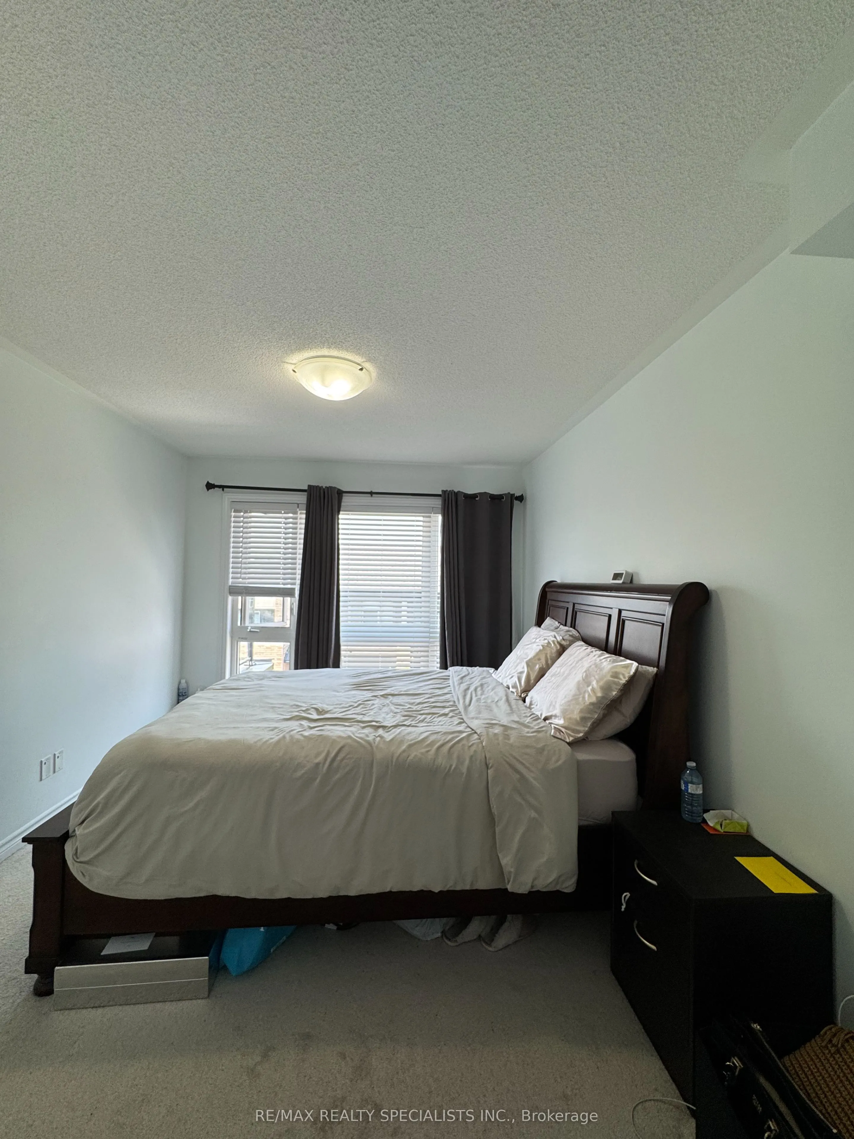 416 Athabasca Common