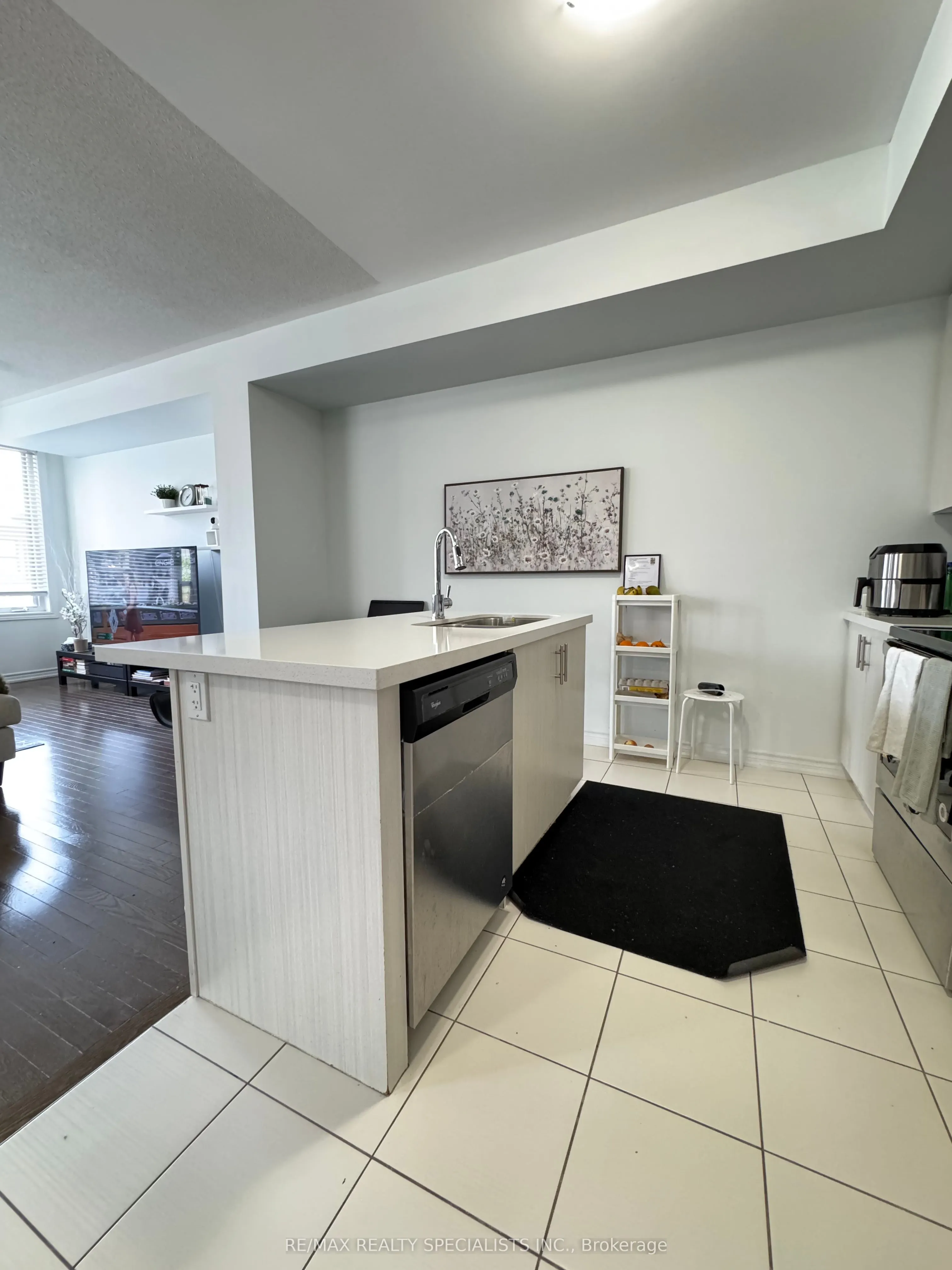 416 Athabasca Common