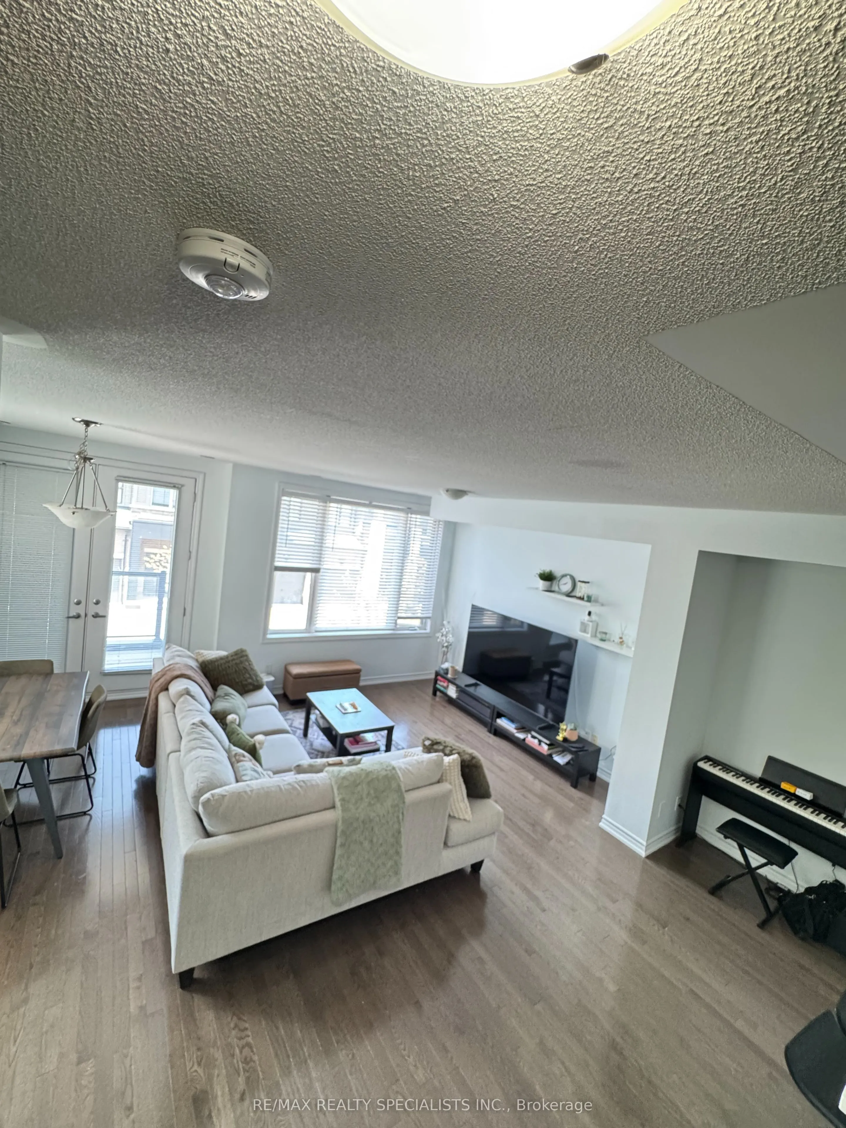416 Athabasca Common