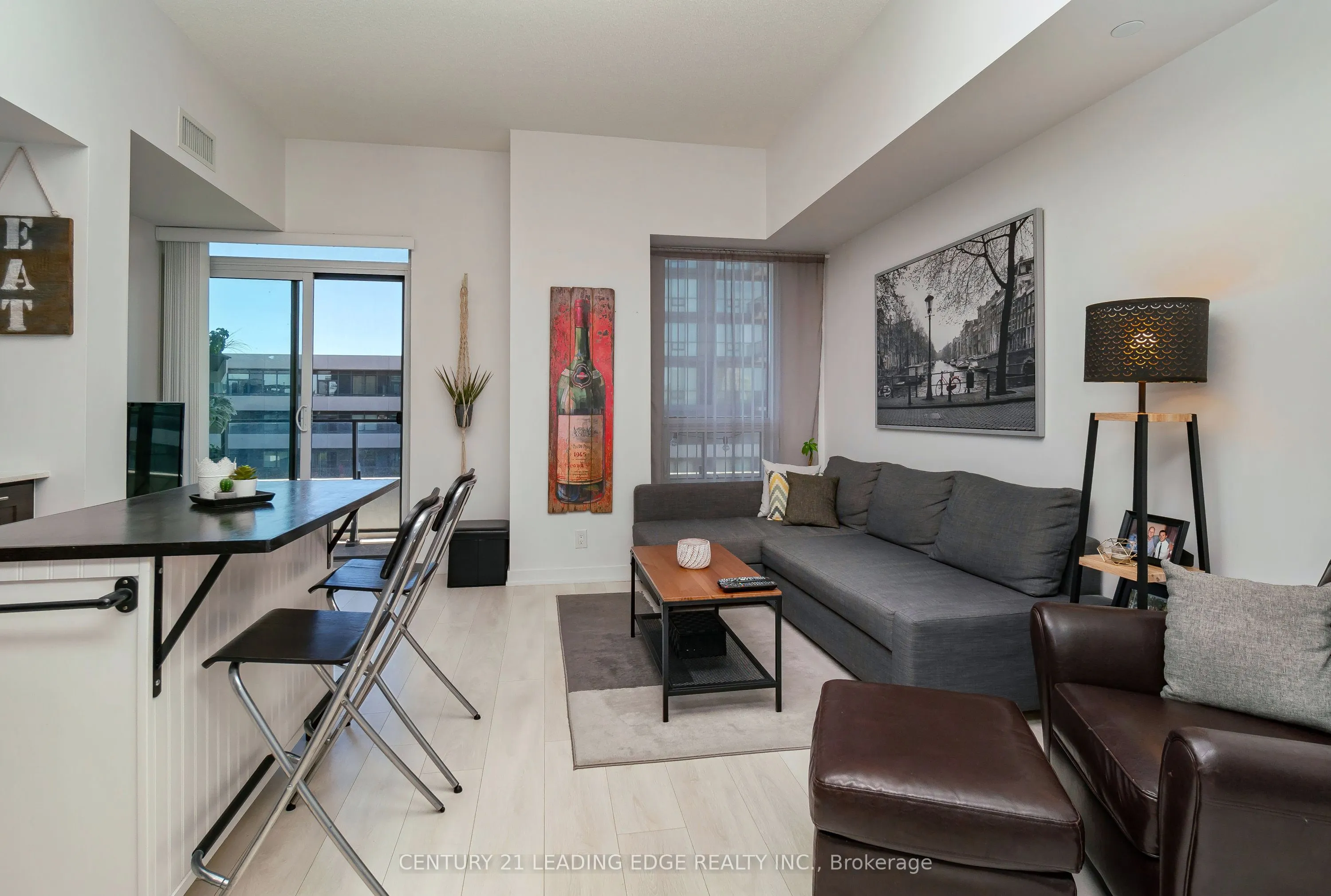2212 LAKESHORE Boulevard W, #811