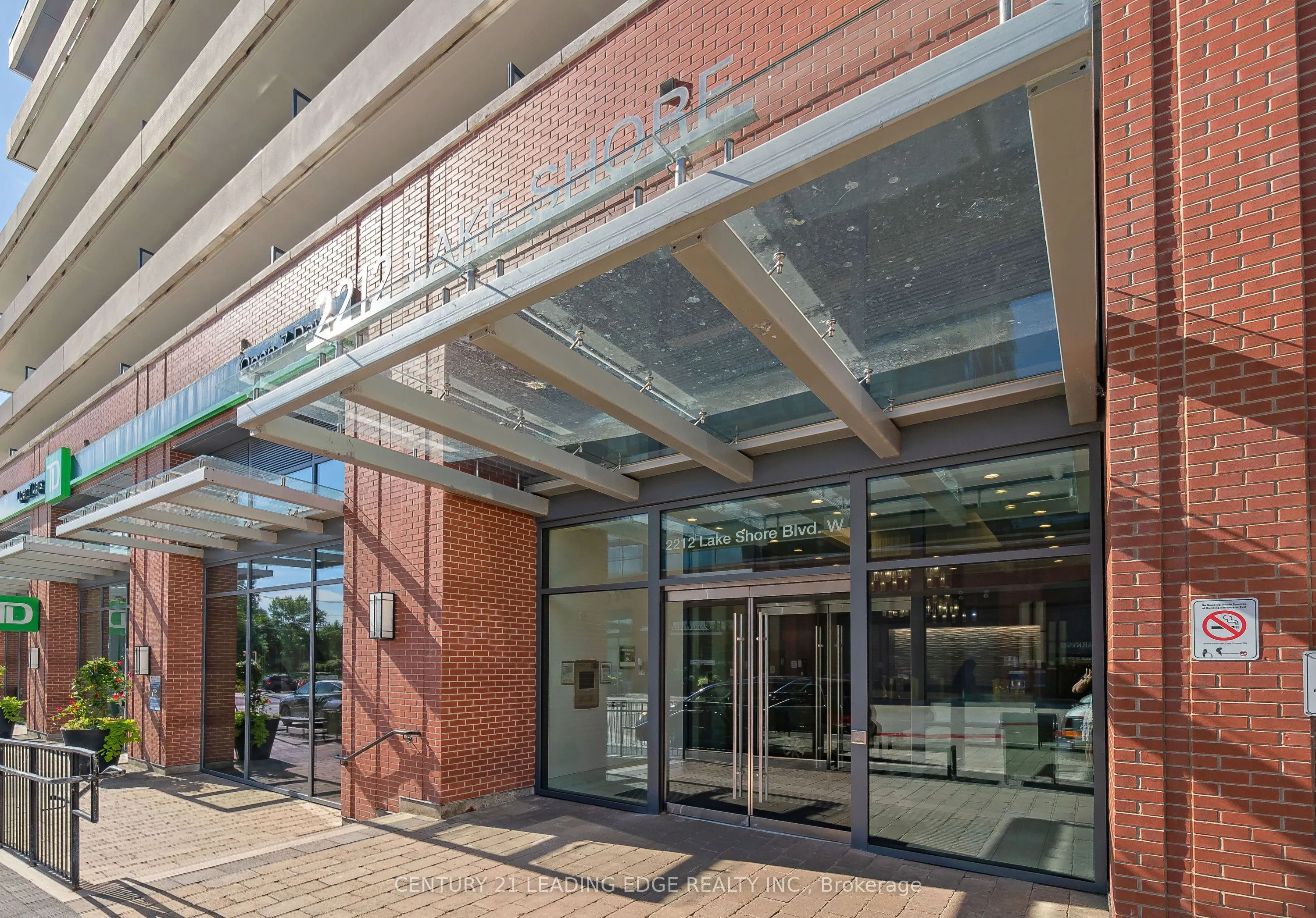 2212 LAKESHORE Boulevard W, #811